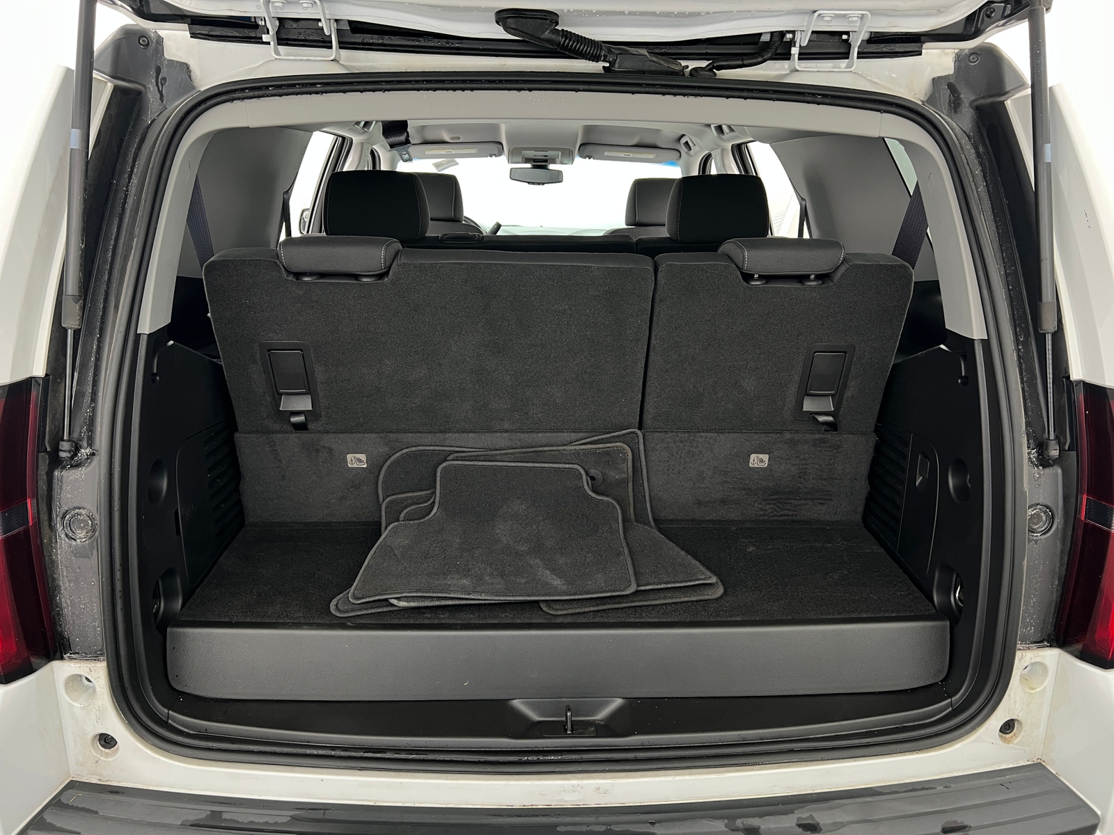 Thumbnail: 2017 Chevrolet Tahoe - 7