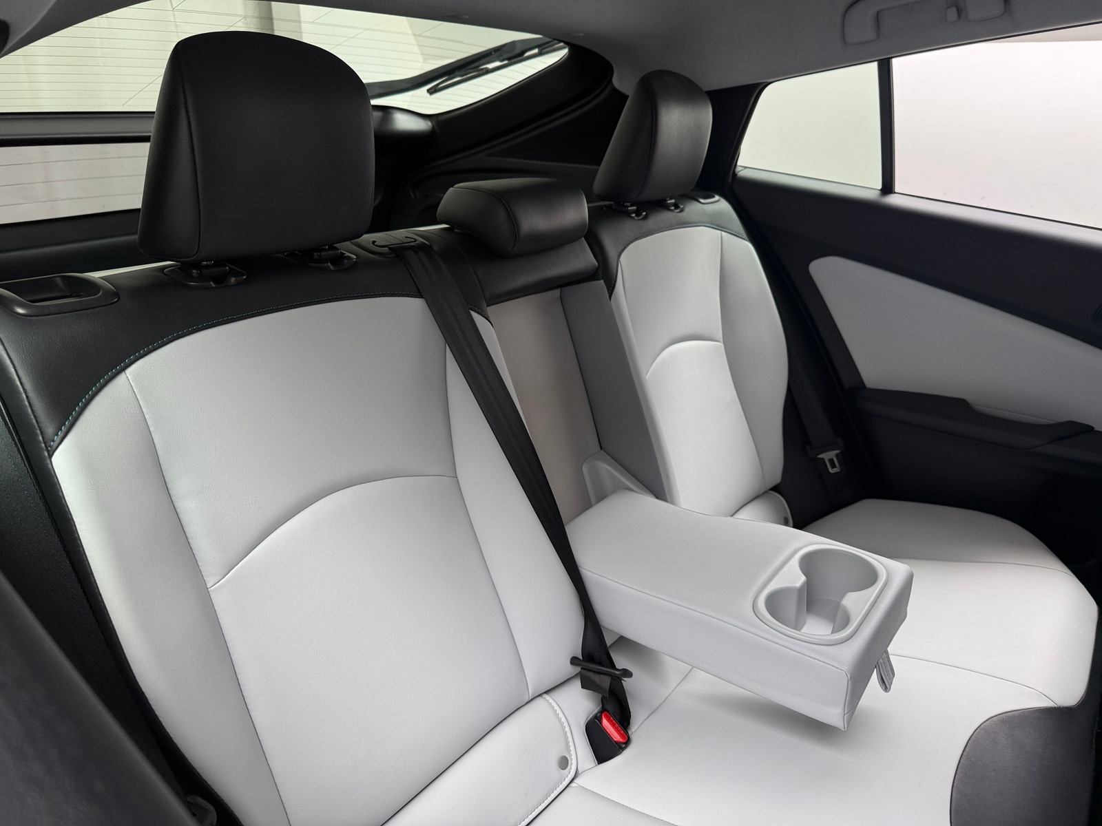 Thumbnail: 2018 Toyota Prius - 5