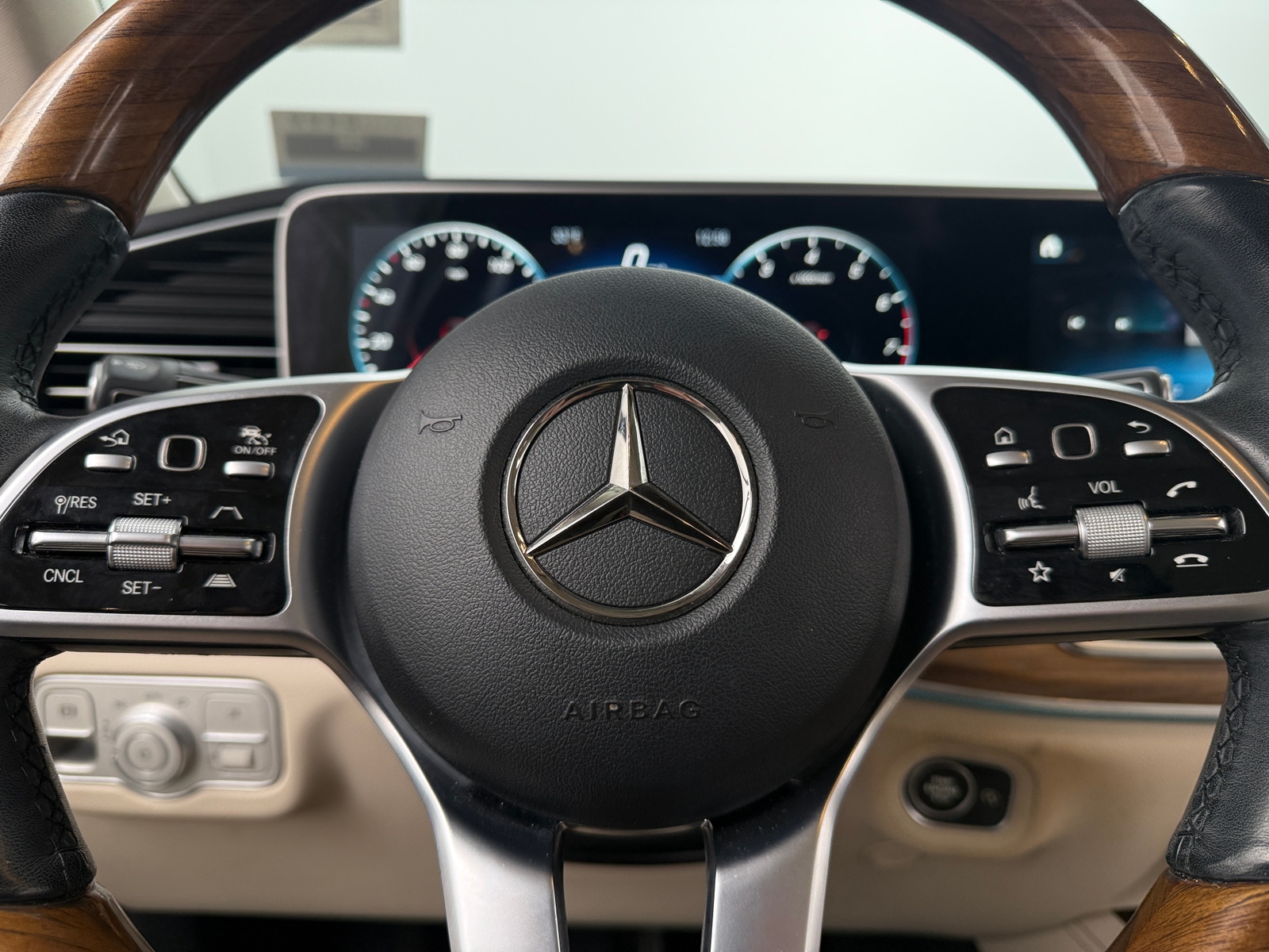 Thumbnail: 2022 Mercedes-Benz GLE - 4