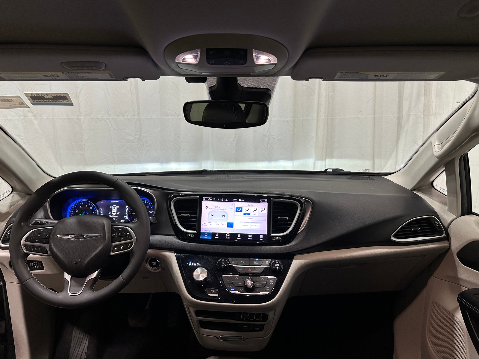 Thumbnail: 2022 Chrysler Pacifica - 2