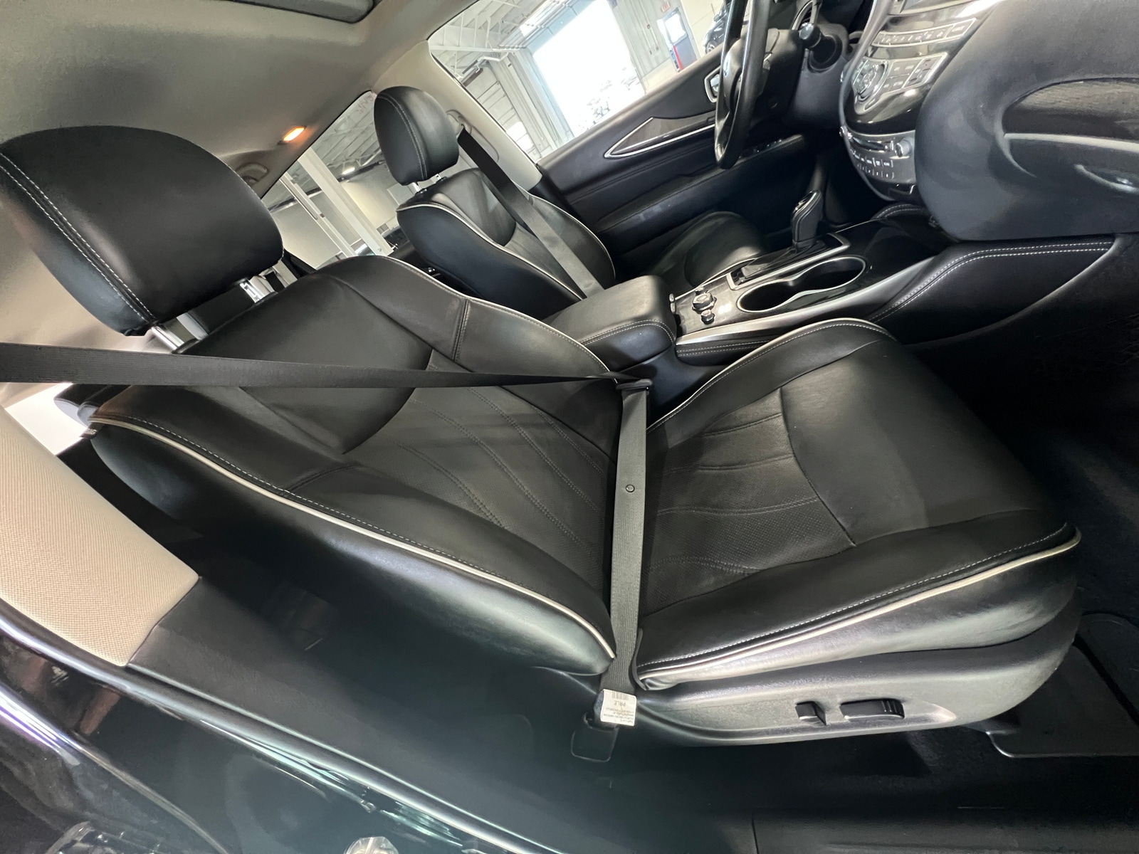 Thumbnail: 2019 INFINITI QX60 - 2