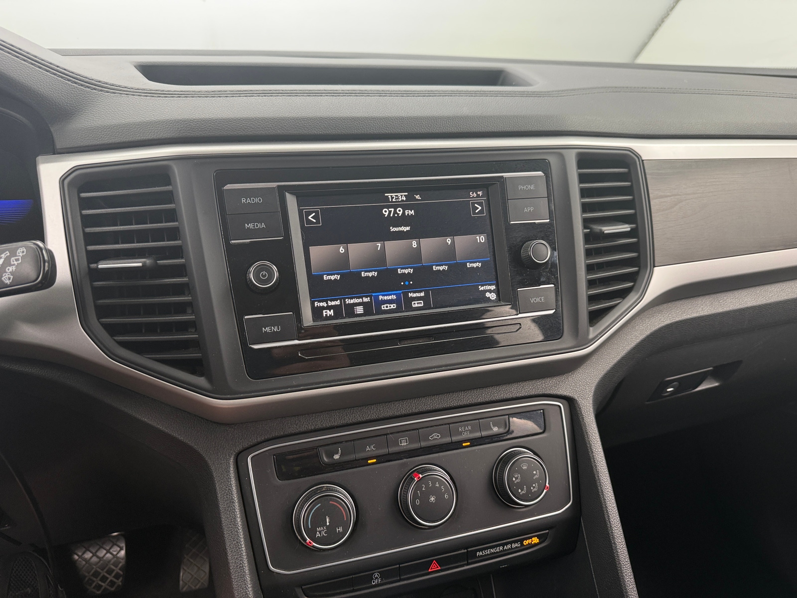 Thumbnail: 2022 Volkswagen Atlas - 3