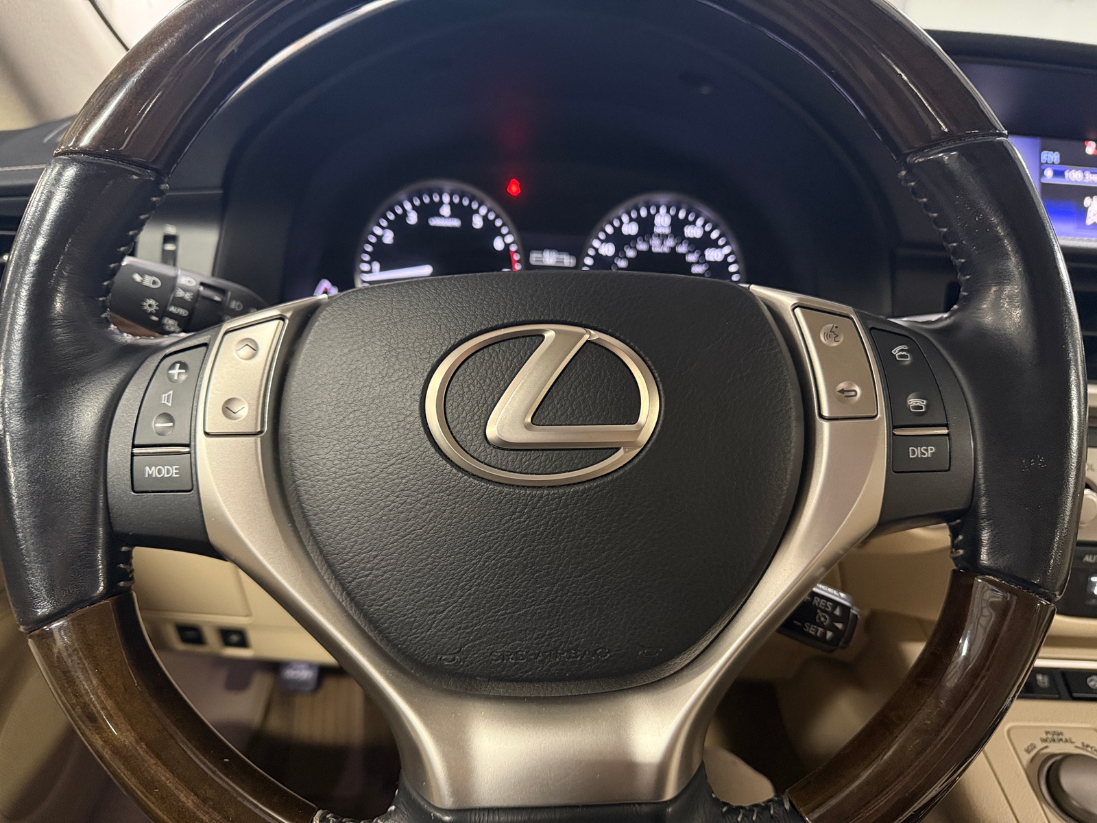 Thumbnail: 2015 Lexus ES - 4