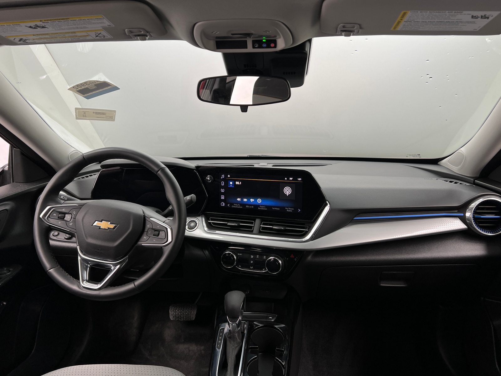 Thumbnail: 2025 Chevrolet Trax - 3