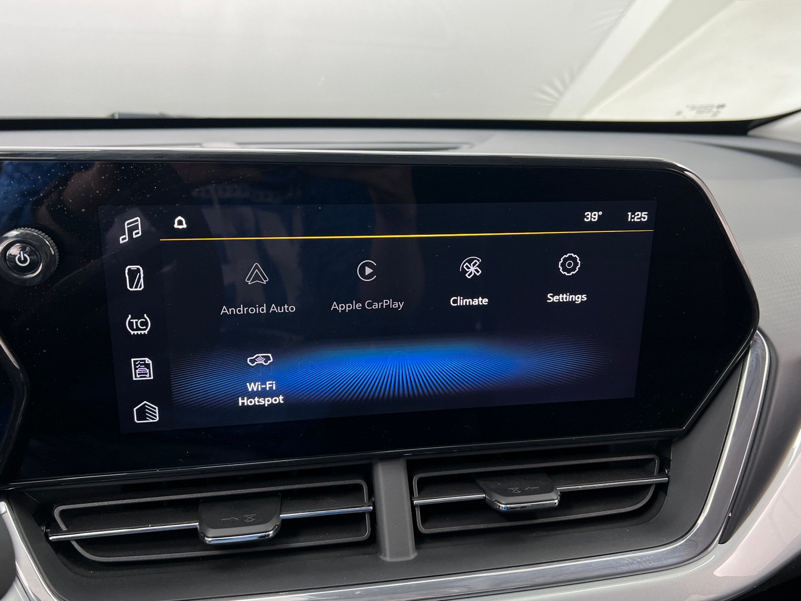 Thumbnail: 2025 Chevrolet Trax - 4