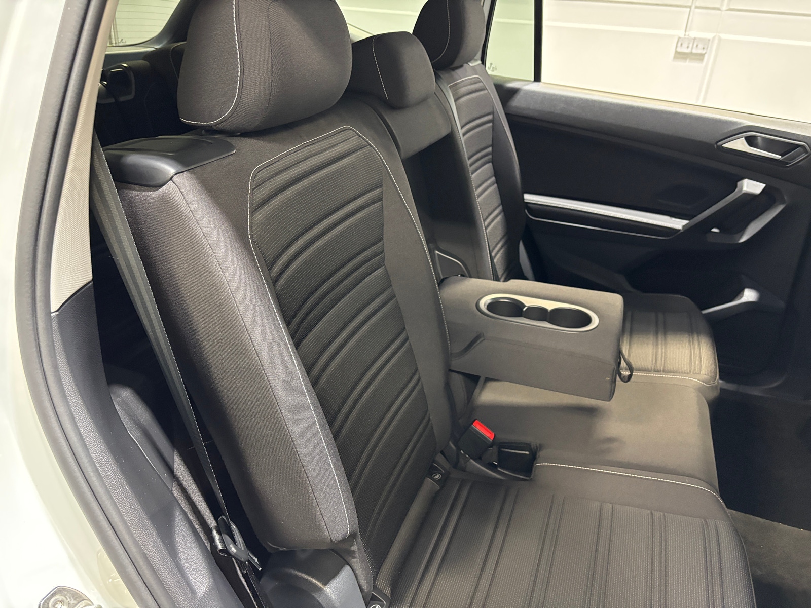 Thumbnail: 2023 Volkswagen Tiguan - 6