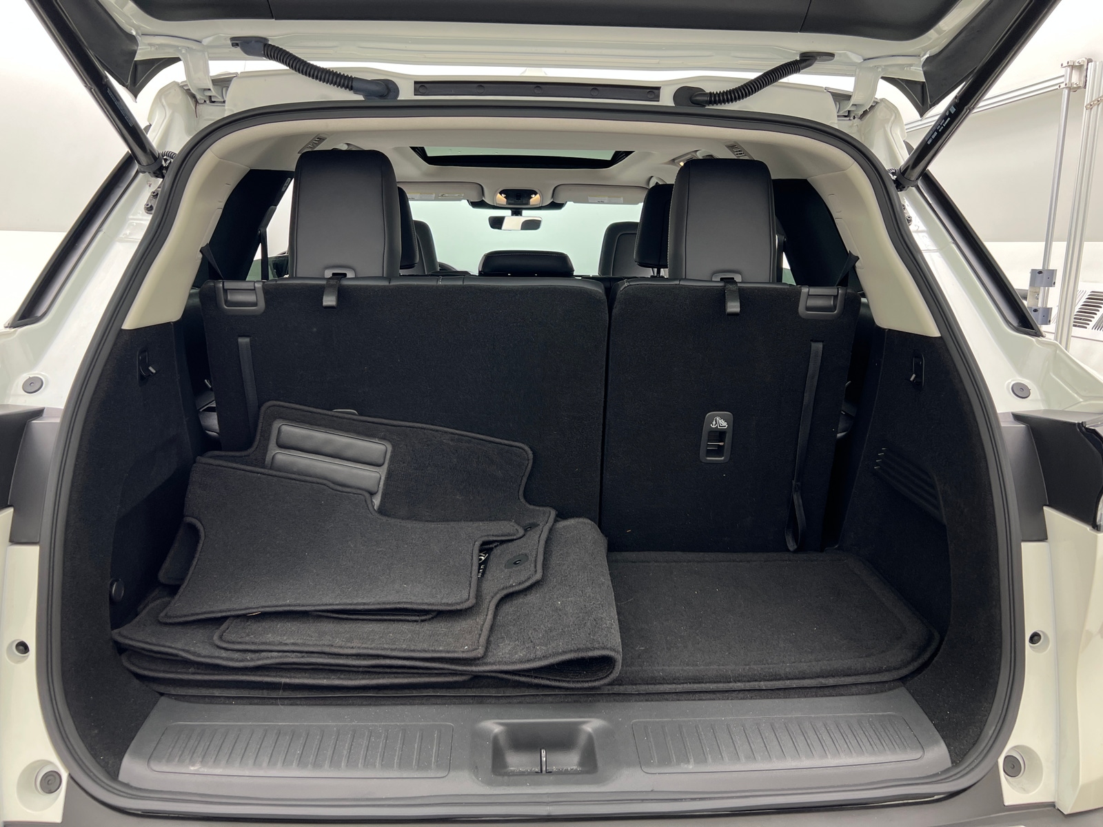 Thumbnail: 2024 INFINITI QX60 - 6