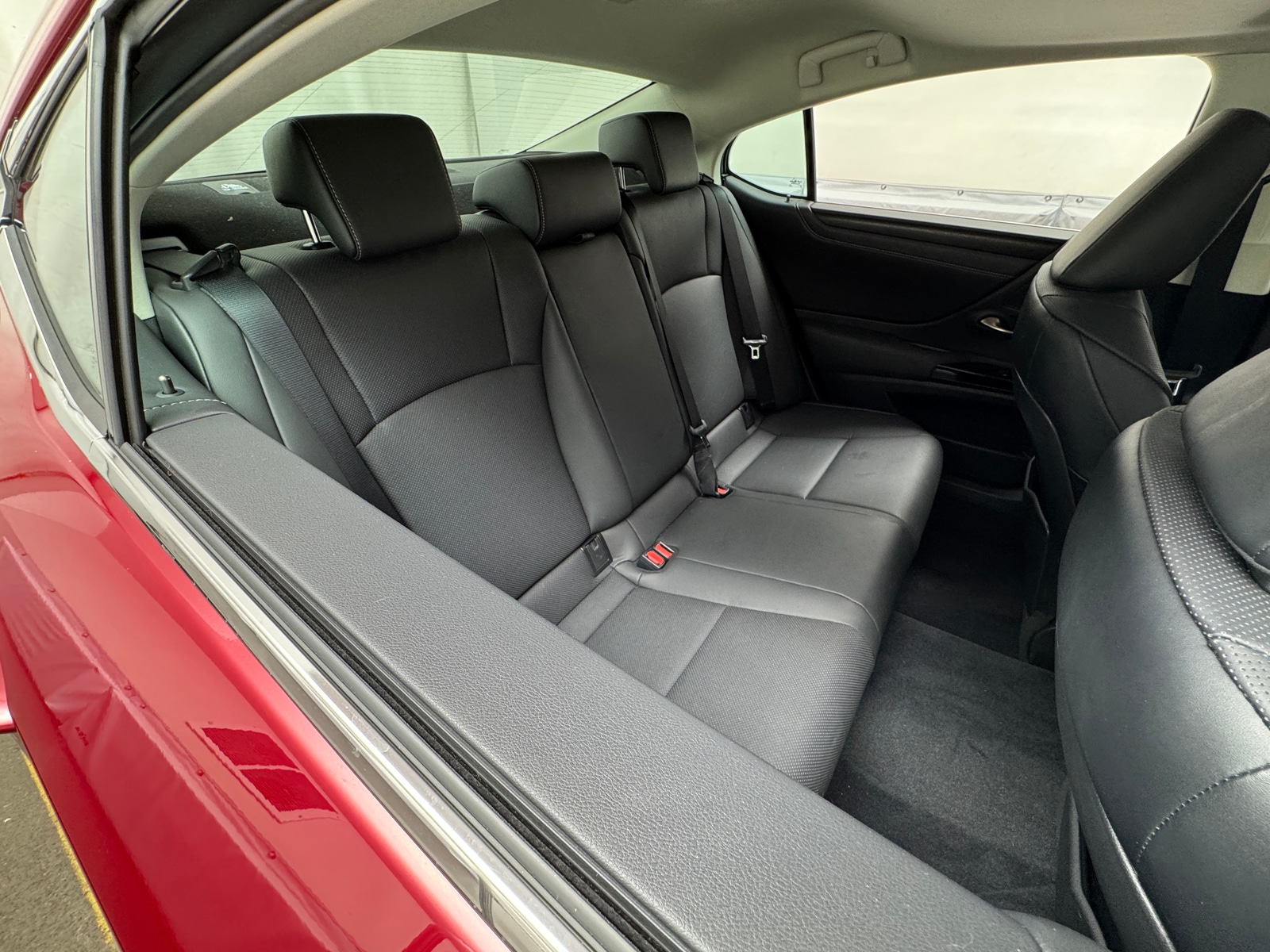 Thumbnail: 2022 Lexus ES - 5