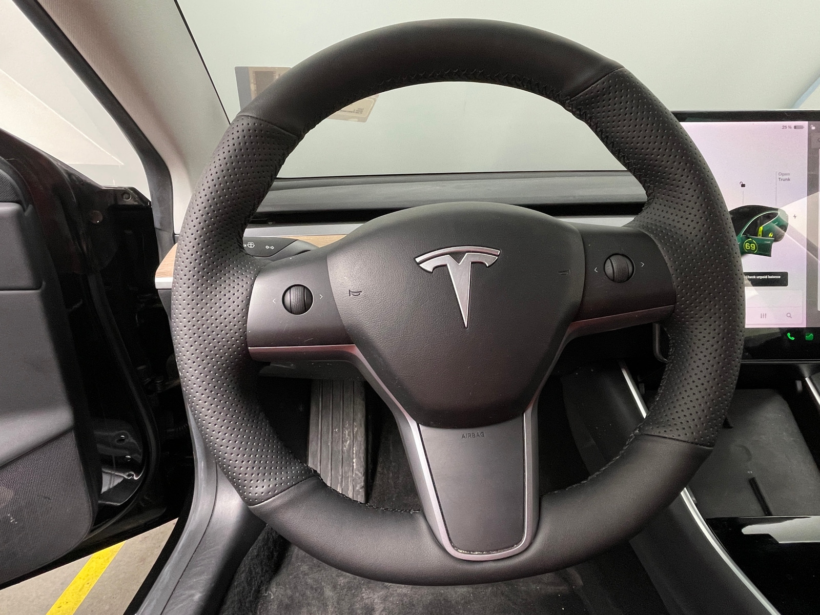 Thumbnail: 2019 Tesla Model 3 - 4