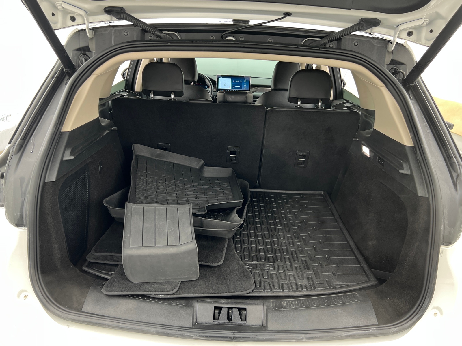 Thumbnail: 2023 Lincoln Corsair - 6