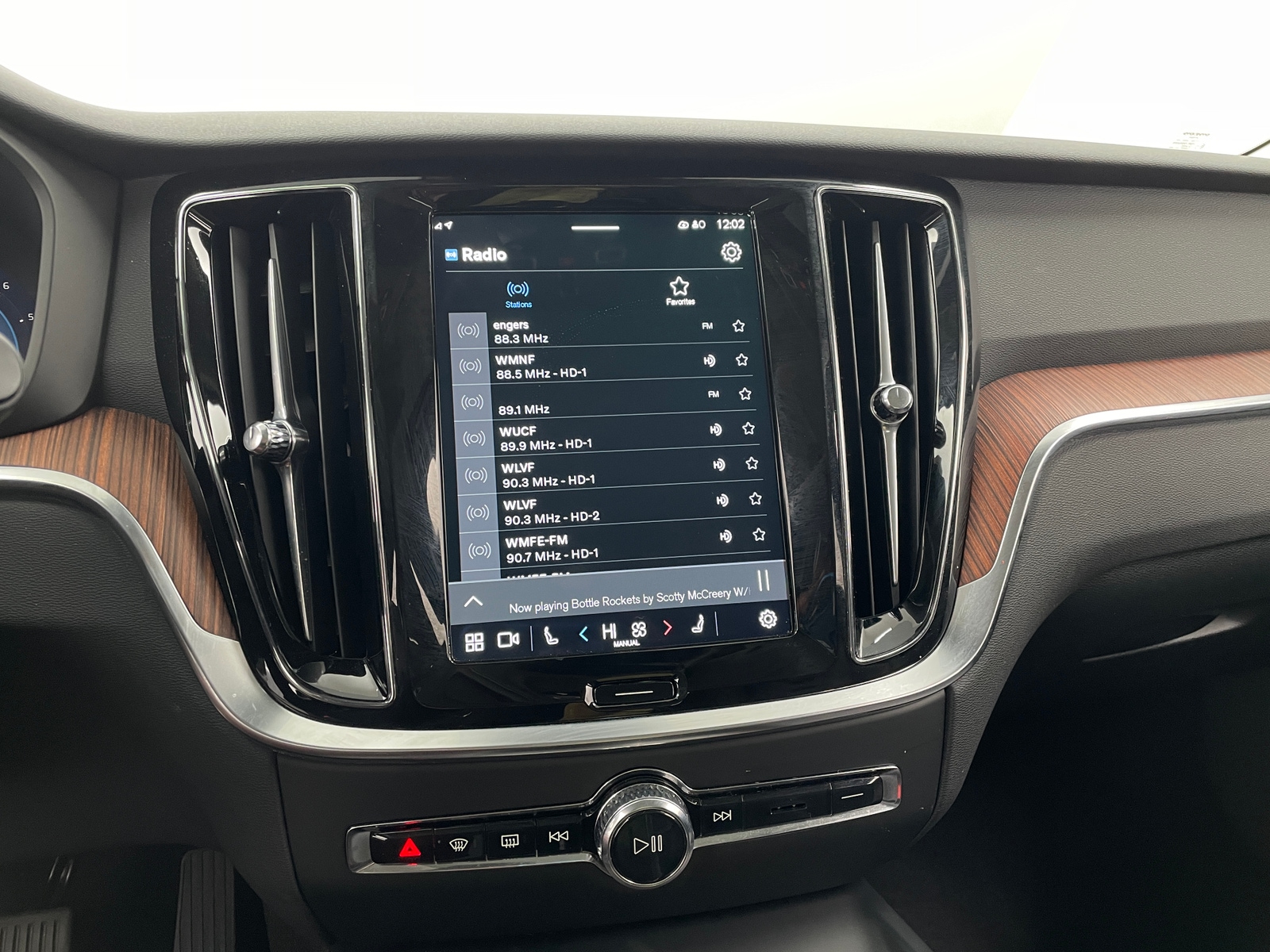 Thumbnail: 2025 Volvo V60 - 3