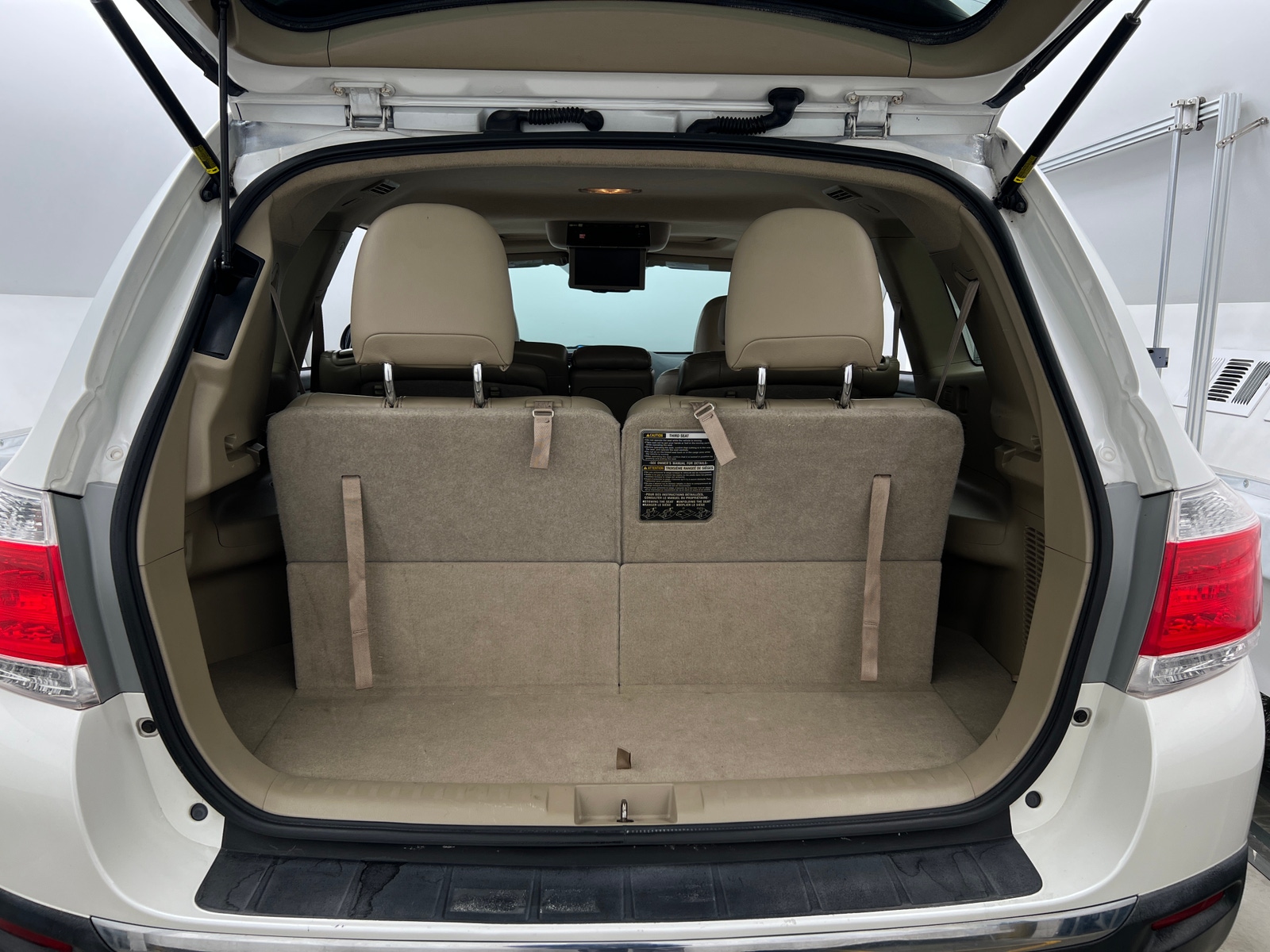 Thumbnail: 2011 Toyota Highlander - 6