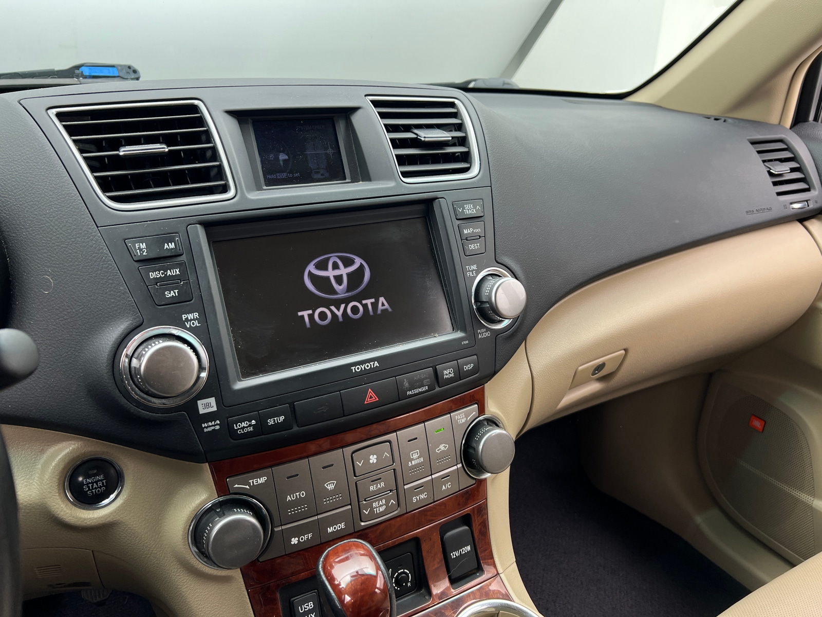 Thumbnail: 2011 Toyota Highlander - 3