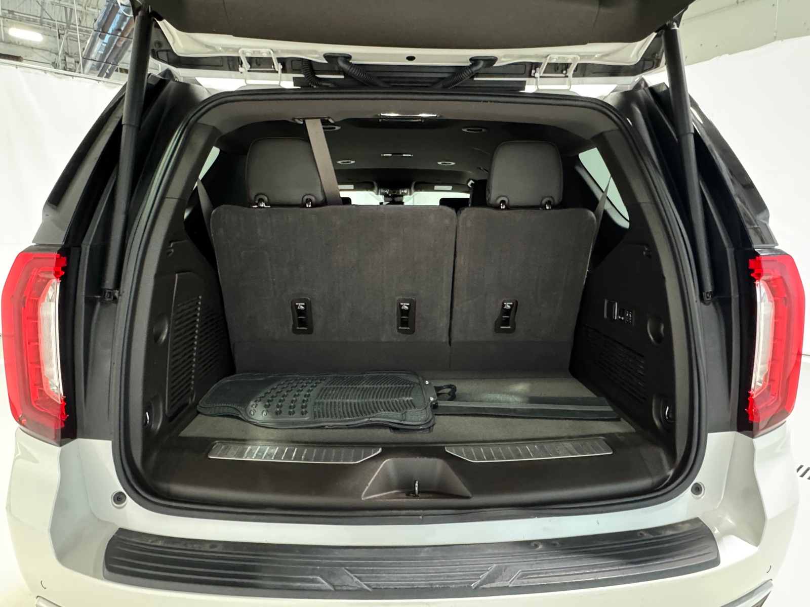 Thumbnail: 2023 GMC Yukon - 6