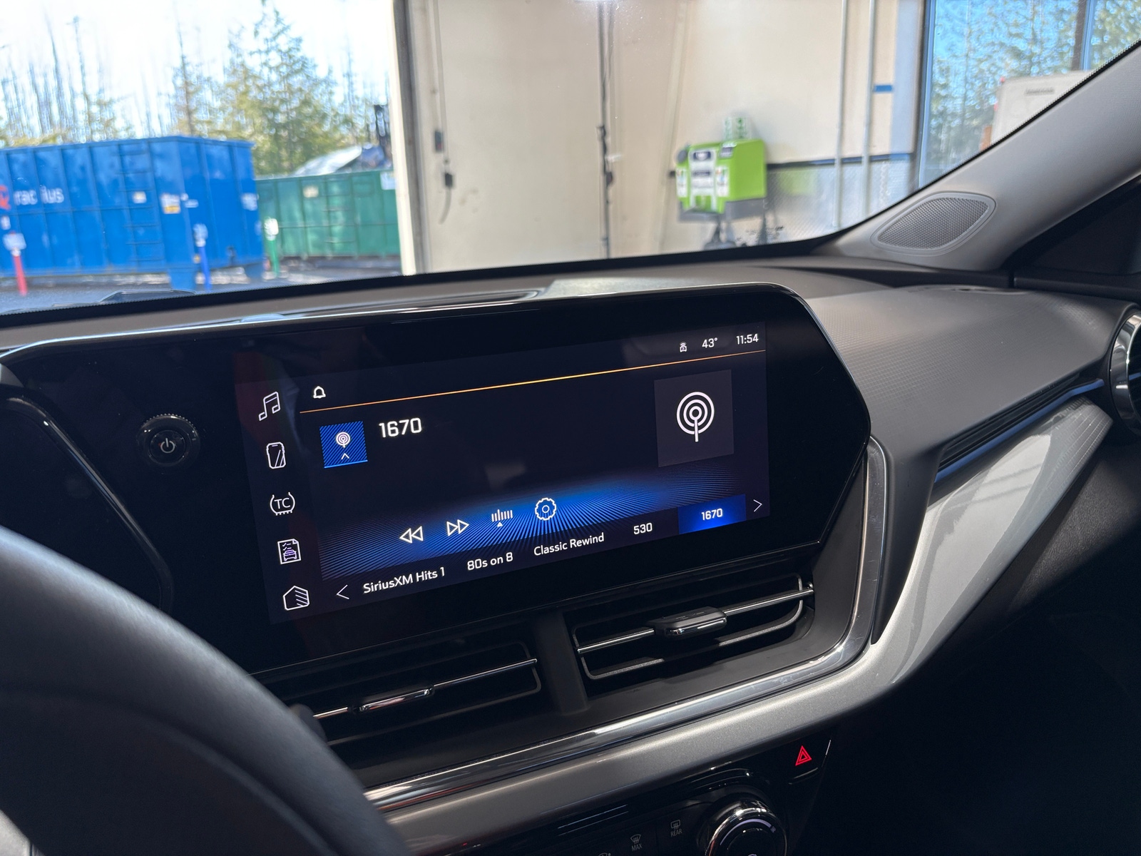 Thumbnail: 2025 Chevrolet Trax - 4