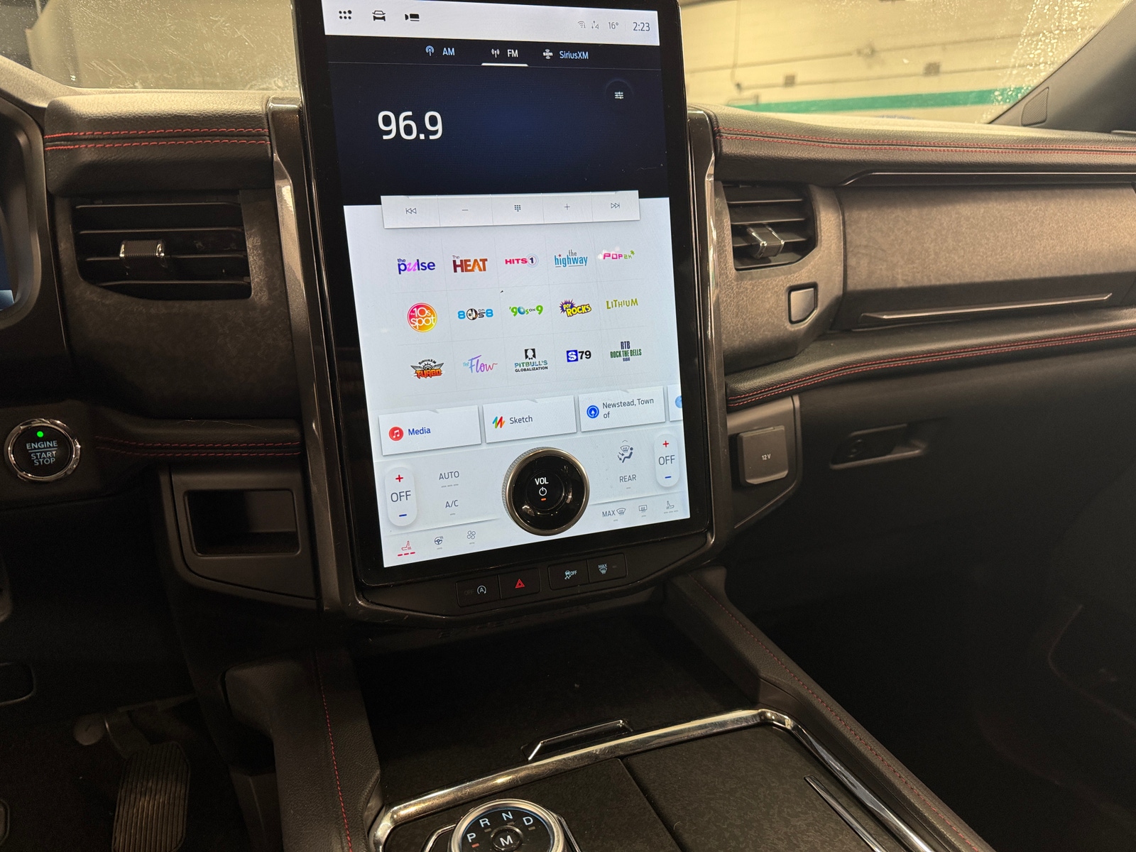 Thumbnail: 2022 Ford Expedition - 3