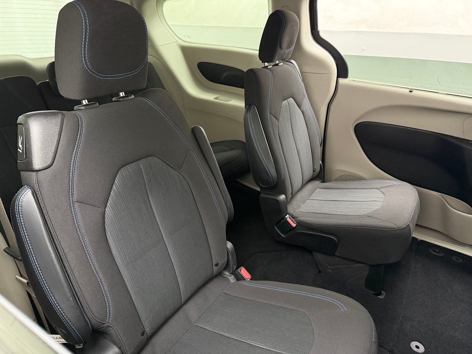 Thumbnail: 2021 Chrysler Pacifica - 6