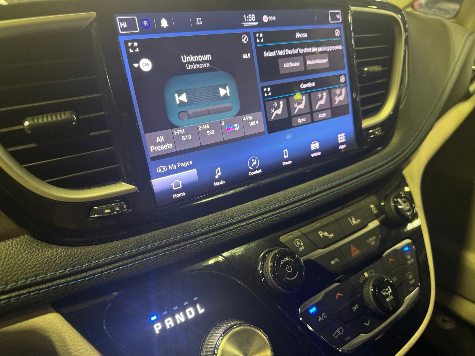 Thumbnail: 2021 Chrysler Pacifica - 4