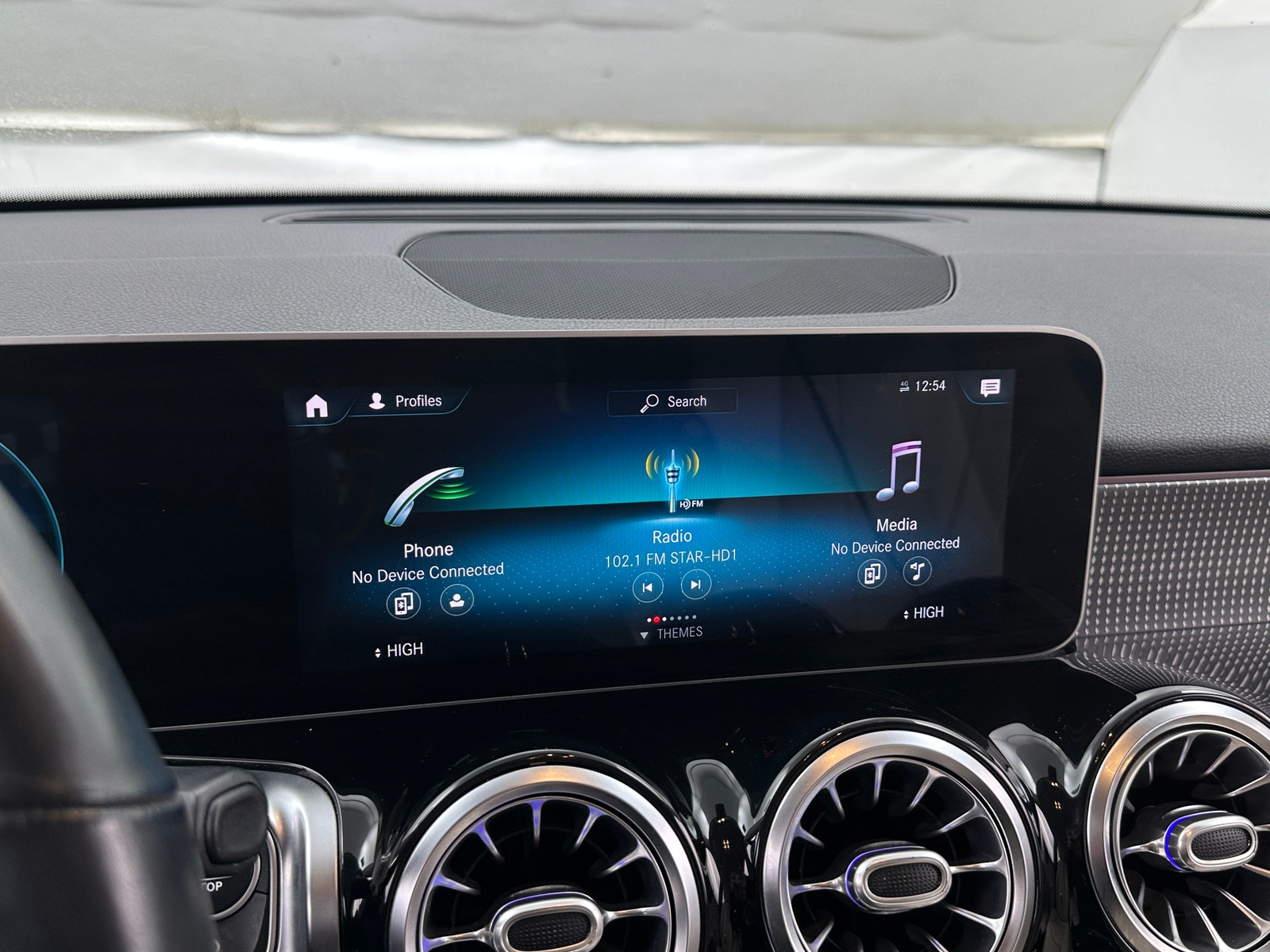 Thumbnail: 2021 Mercedes-Benz GLB - 3