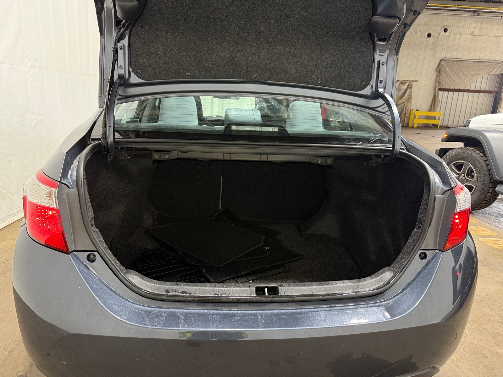 Thumbnail: 2016 Toyota Corolla - 7