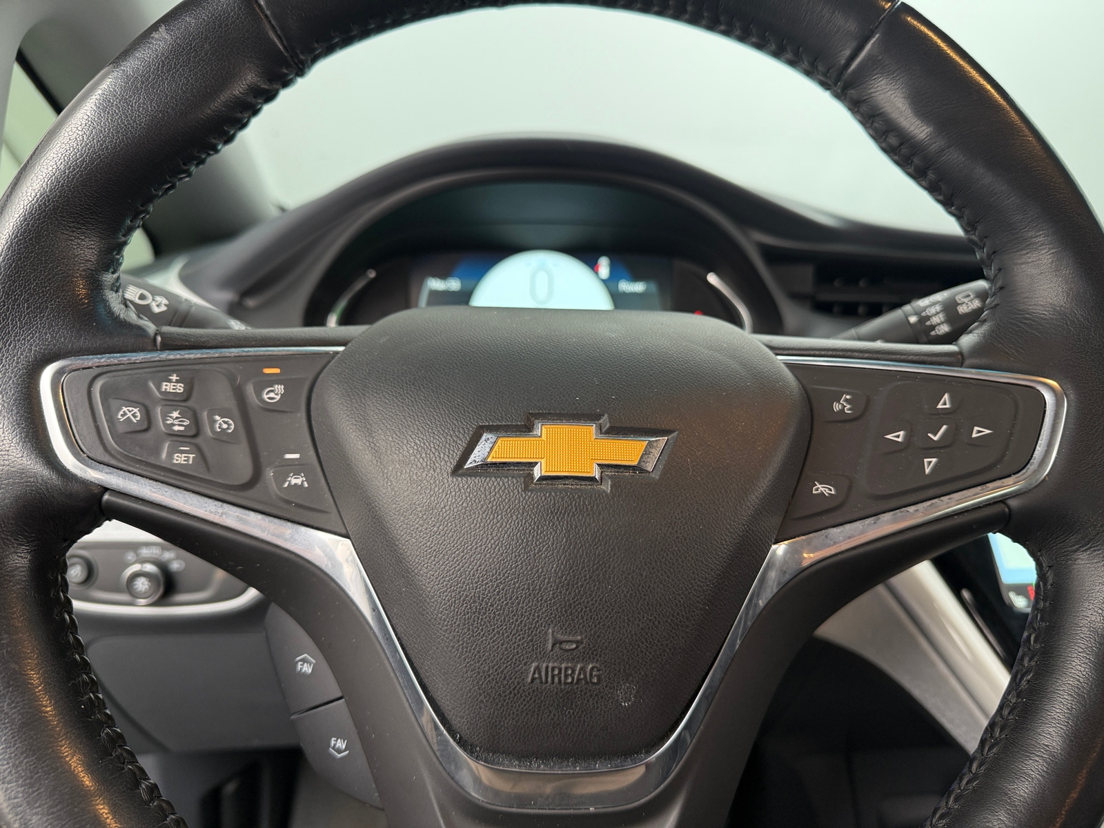 Thumbnail: 2019 Chevrolet Bolt EV - 4