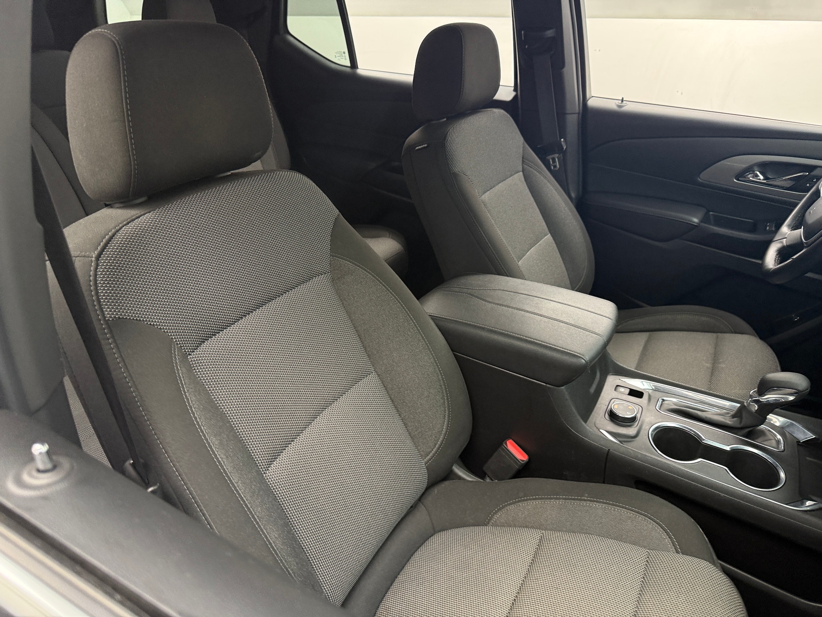 Thumbnail: 2023 Chevrolet Traverse - 2