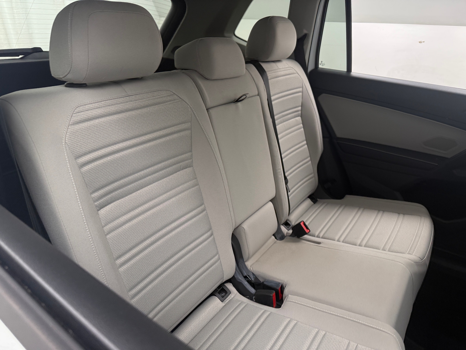 Thumbnail: 2023 Volkswagen Tiguan - 6