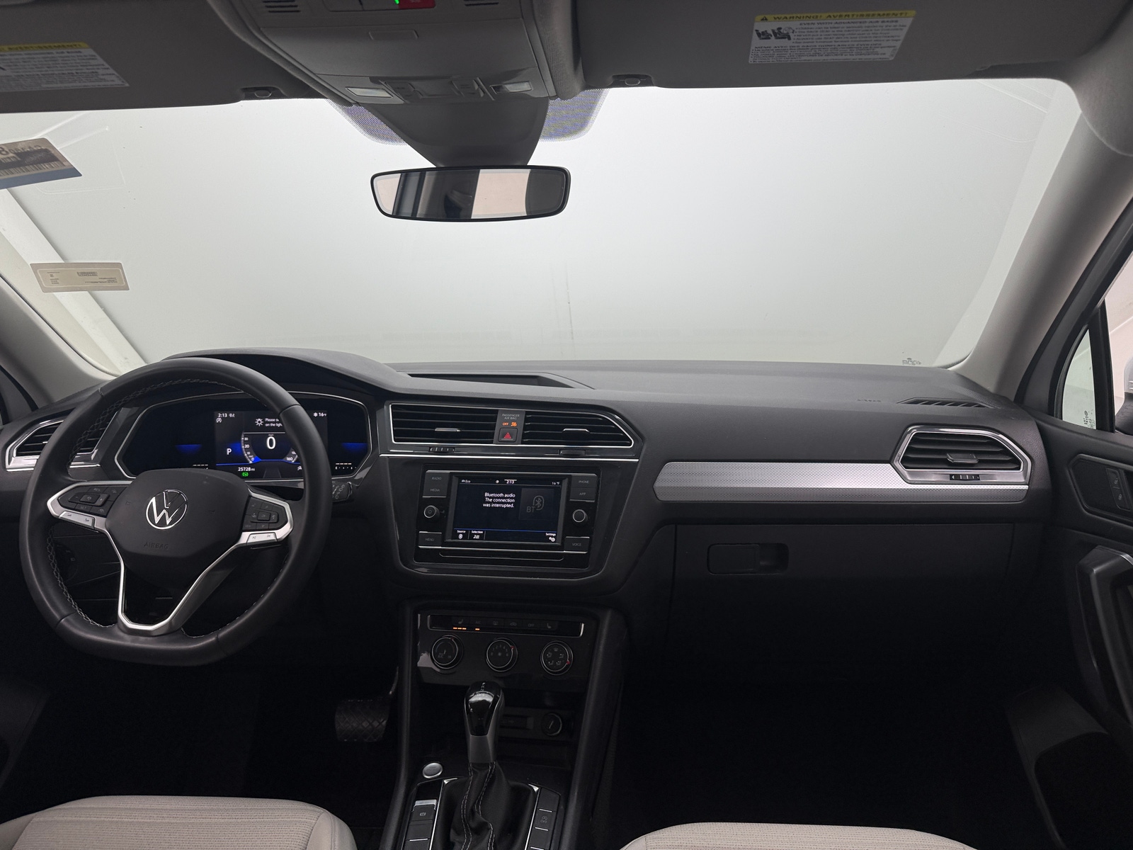 Thumbnail: 2023 Volkswagen Tiguan - 3