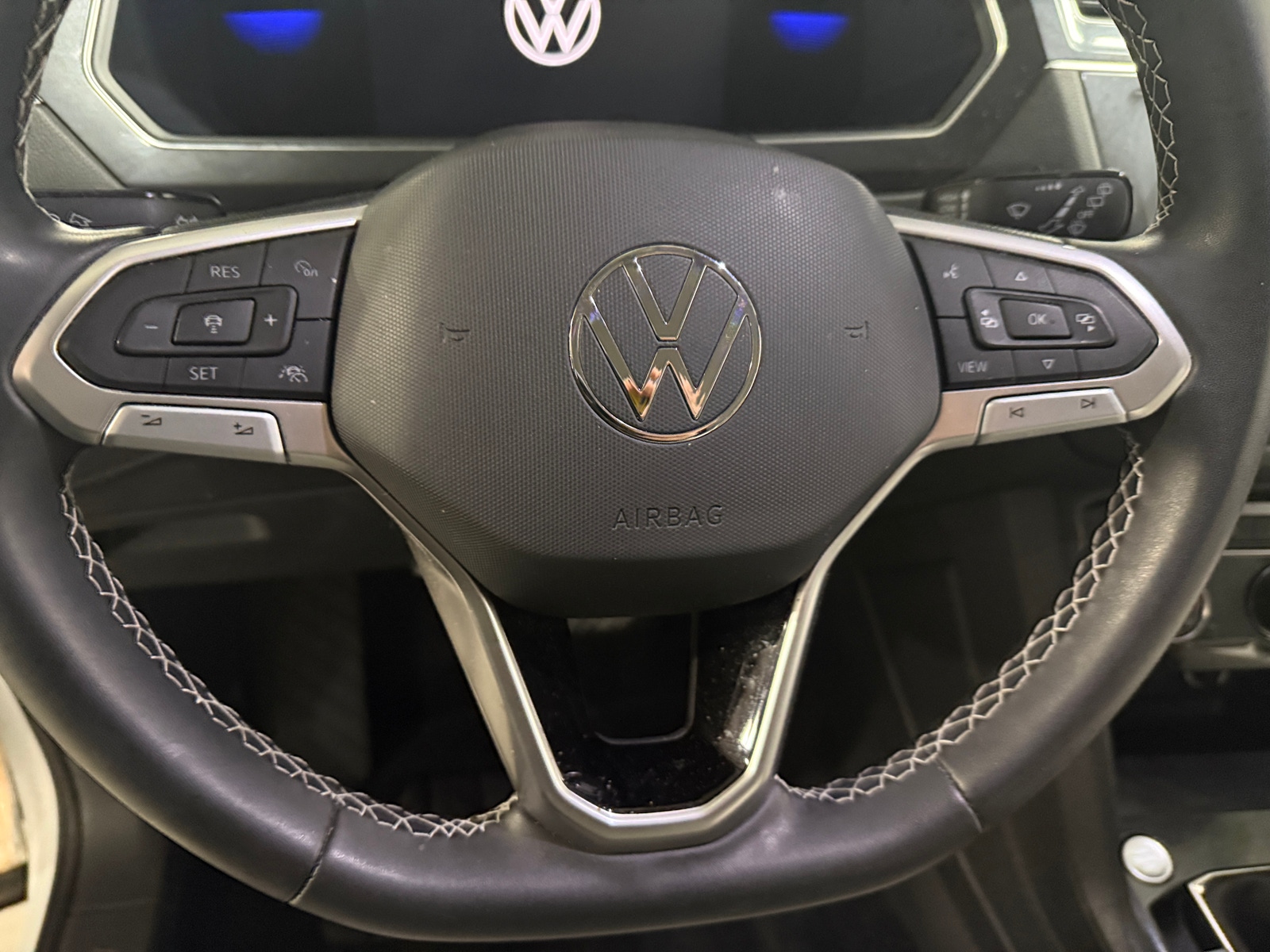 Thumbnail: 2023 Volkswagen Tiguan - 5