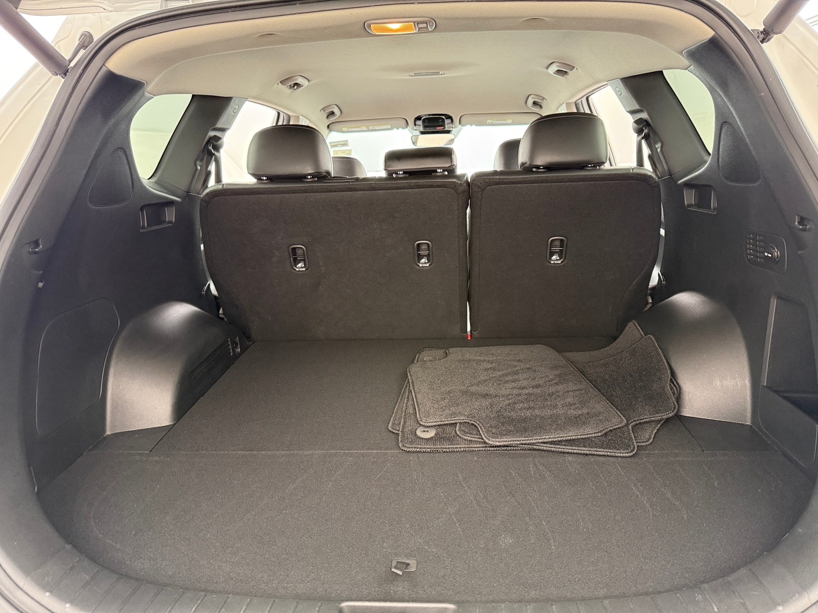 Thumbnail: 2023 Hyundai Santa Fe - 6