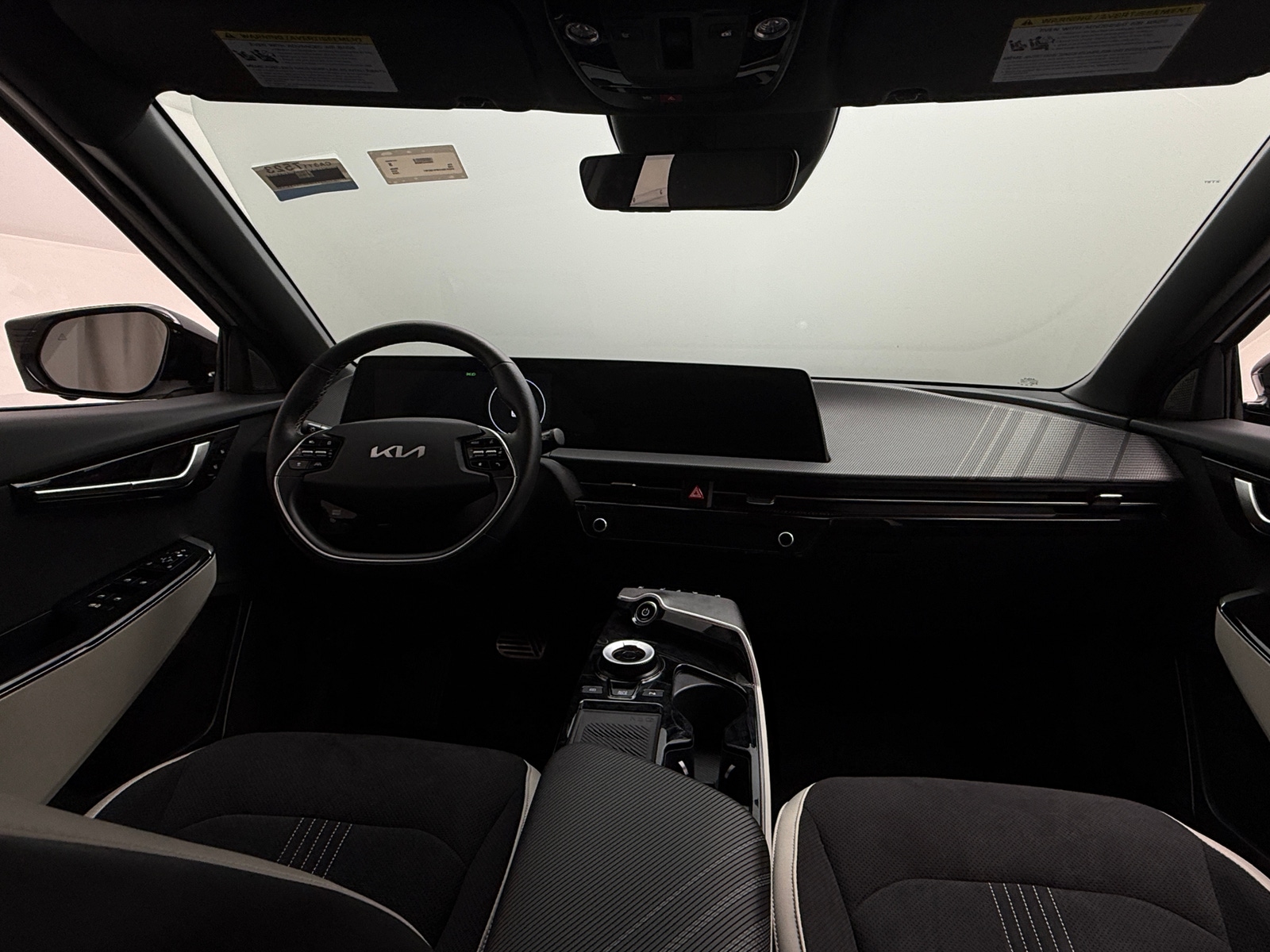 Thumbnail: 2023 Kia EV6 - 2