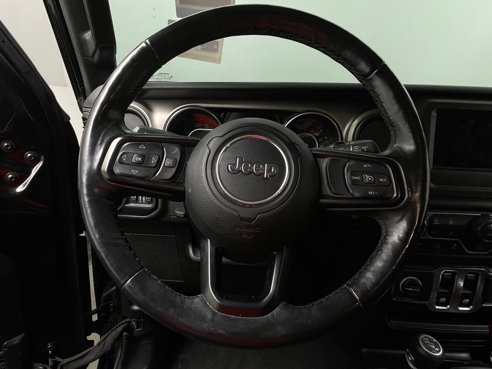 Thumbnail: 2019 Jeep Wrangler - 5