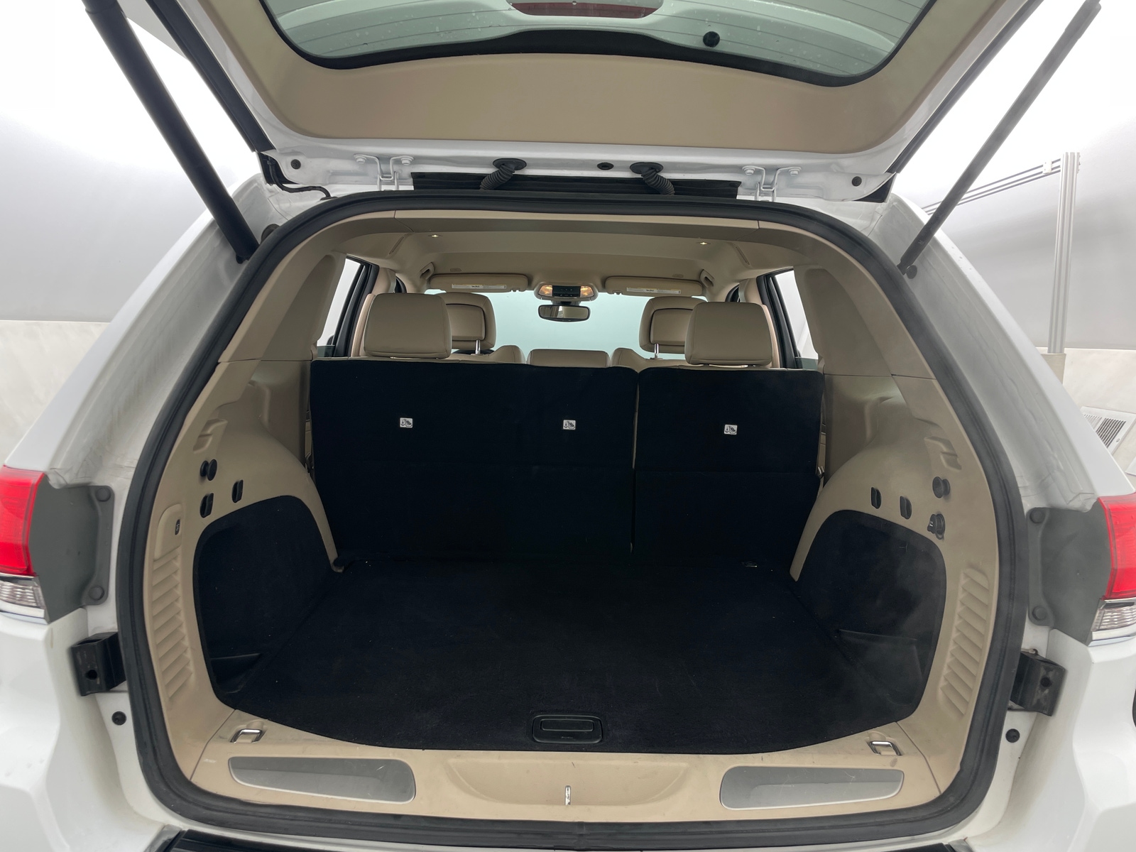 Thumbnail: 2019 Jeep Grand Cherokee - 6