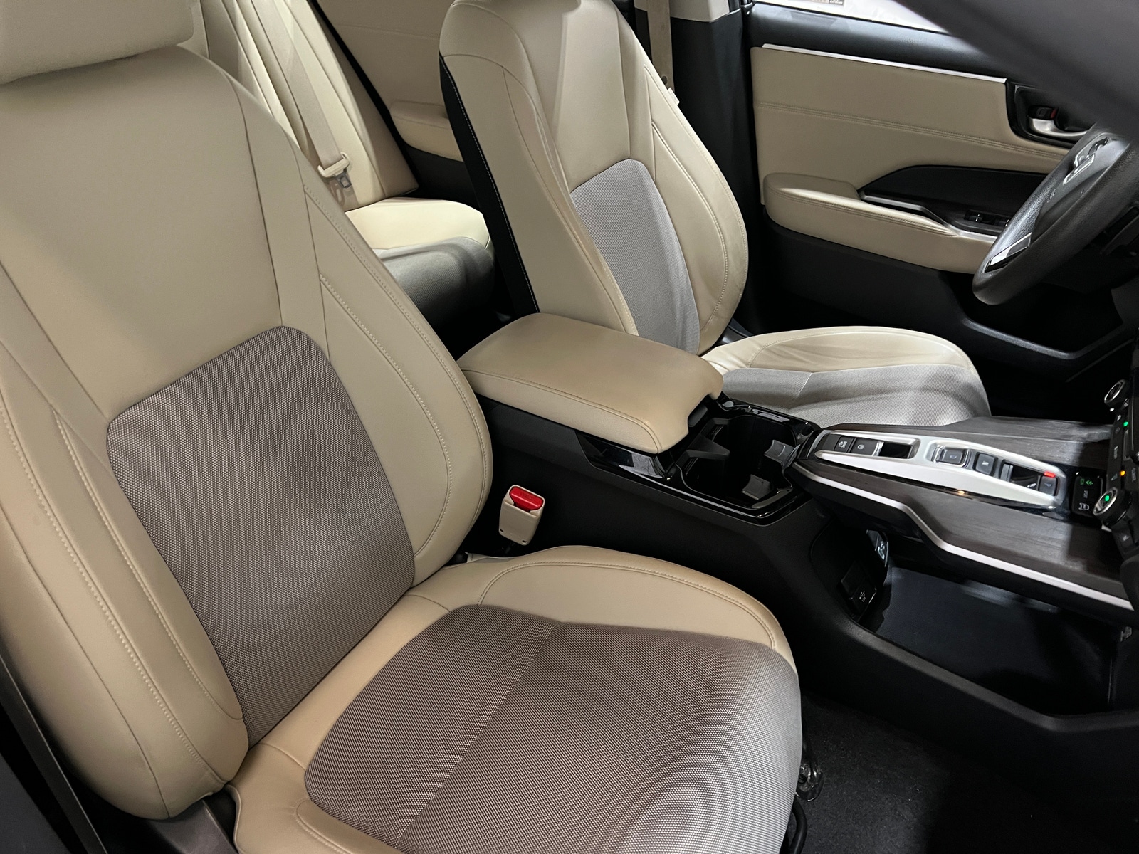 Thumbnail: 2018 Honda Clarity - 2