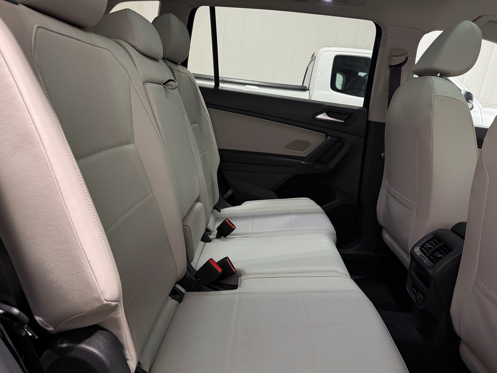 Thumbnail: 2020 Volkswagen Tiguan - 6