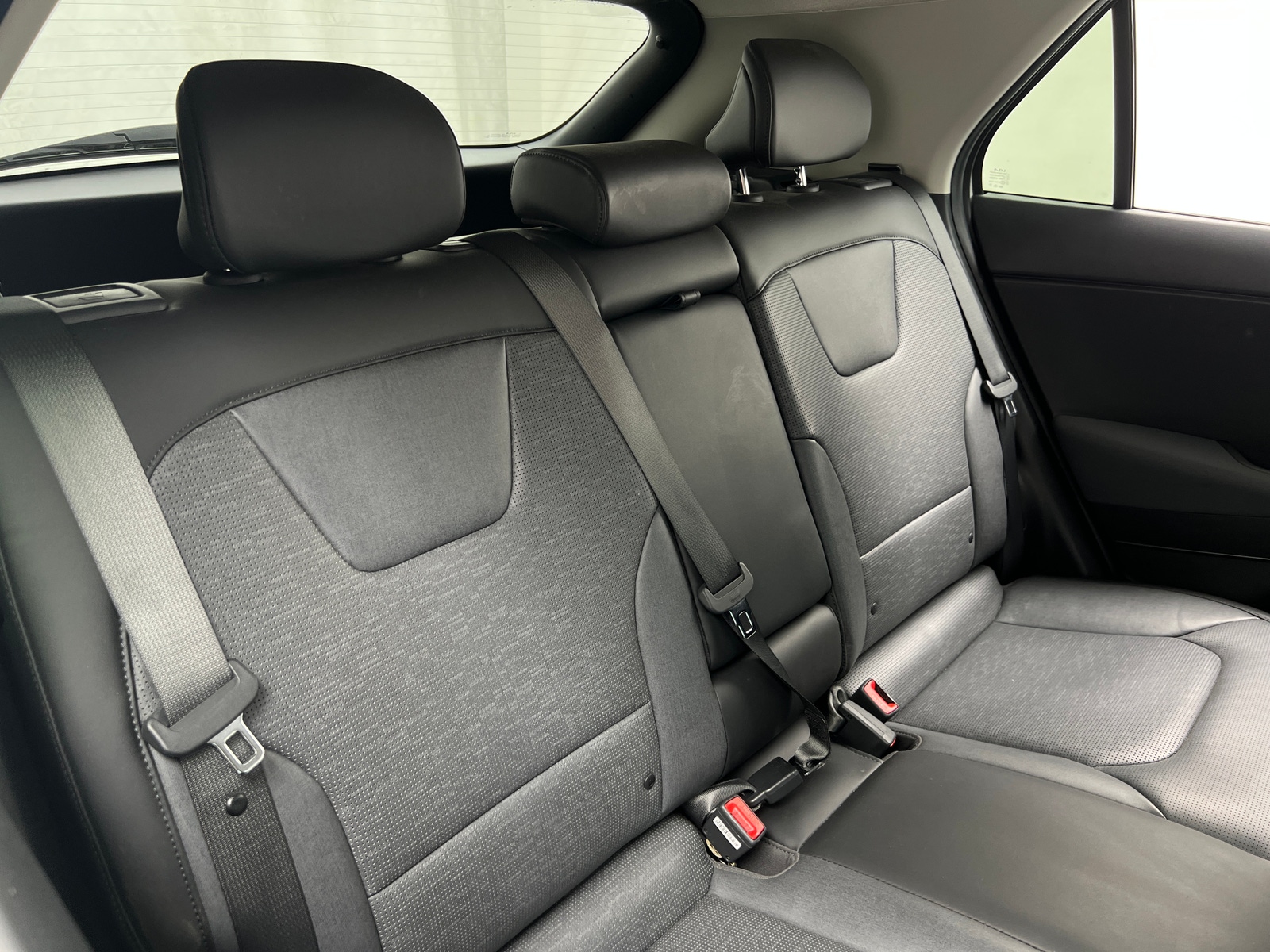 Thumbnail: 2023 Kia Niro - 5