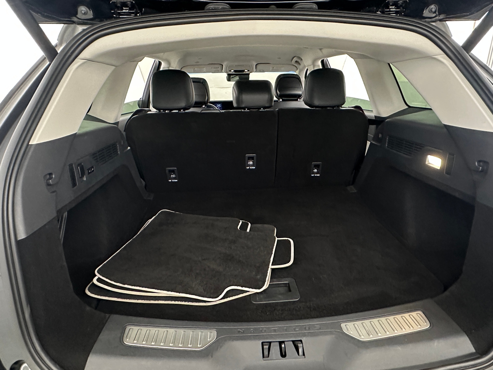 Thumbnail: 2024 Lincoln Nautilus - 6