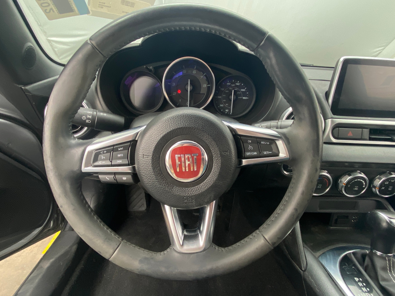 Thumbnail: 2017 Fiat 124 Spider - 5