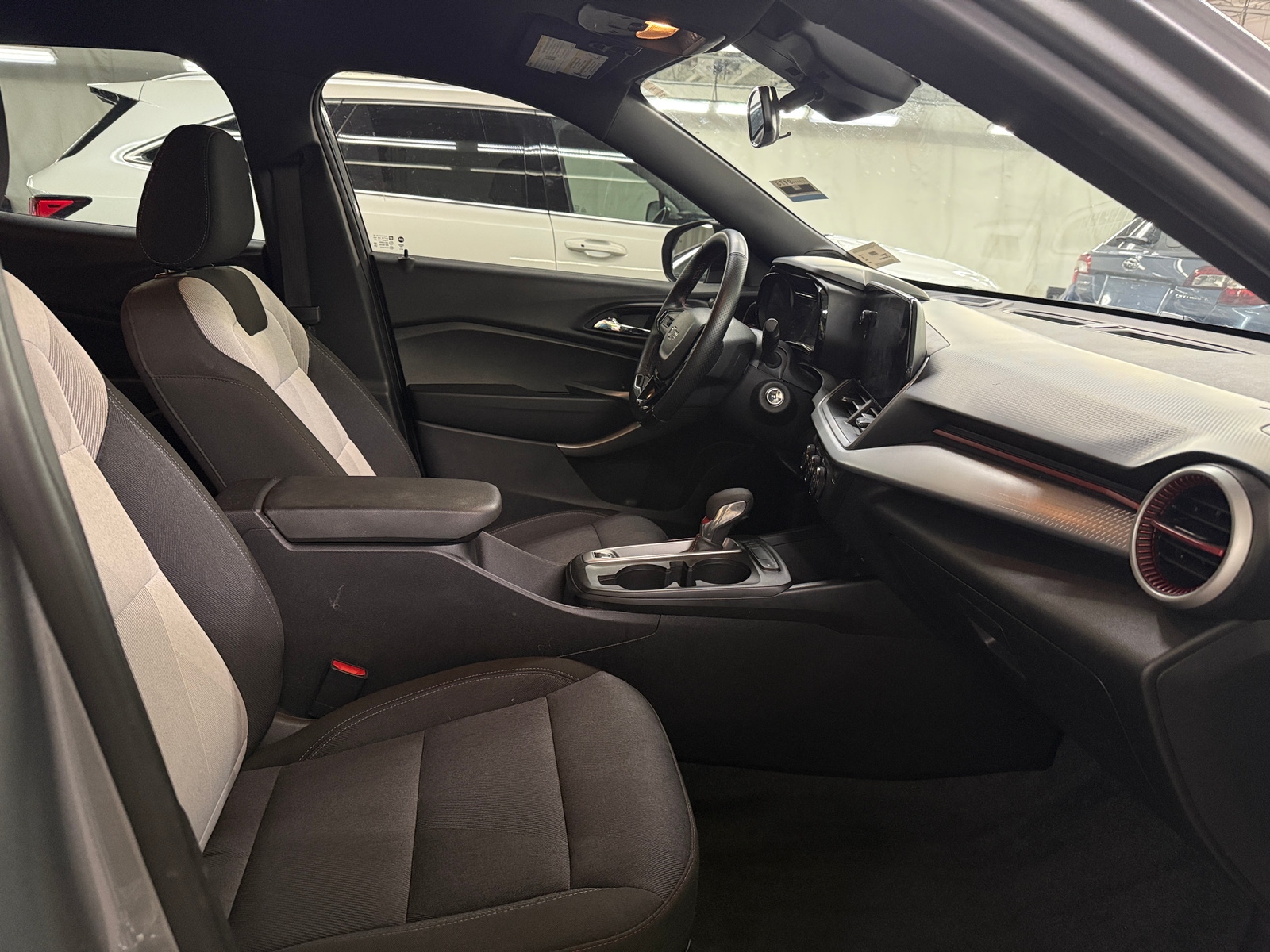 Thumbnail: 2025 Chevrolet Trax - 2