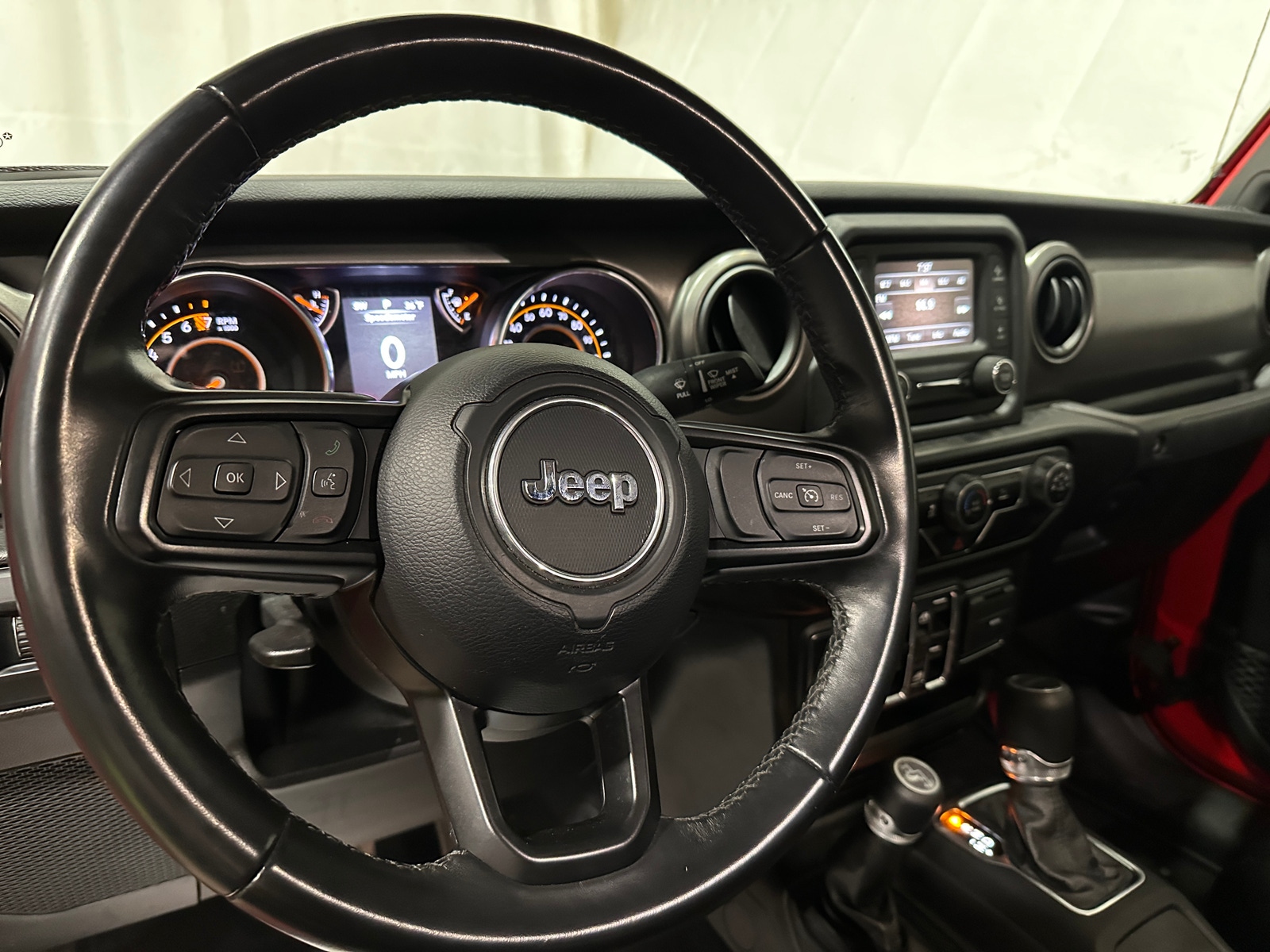 Thumbnail: 2021 Jeep Gladiator - 5