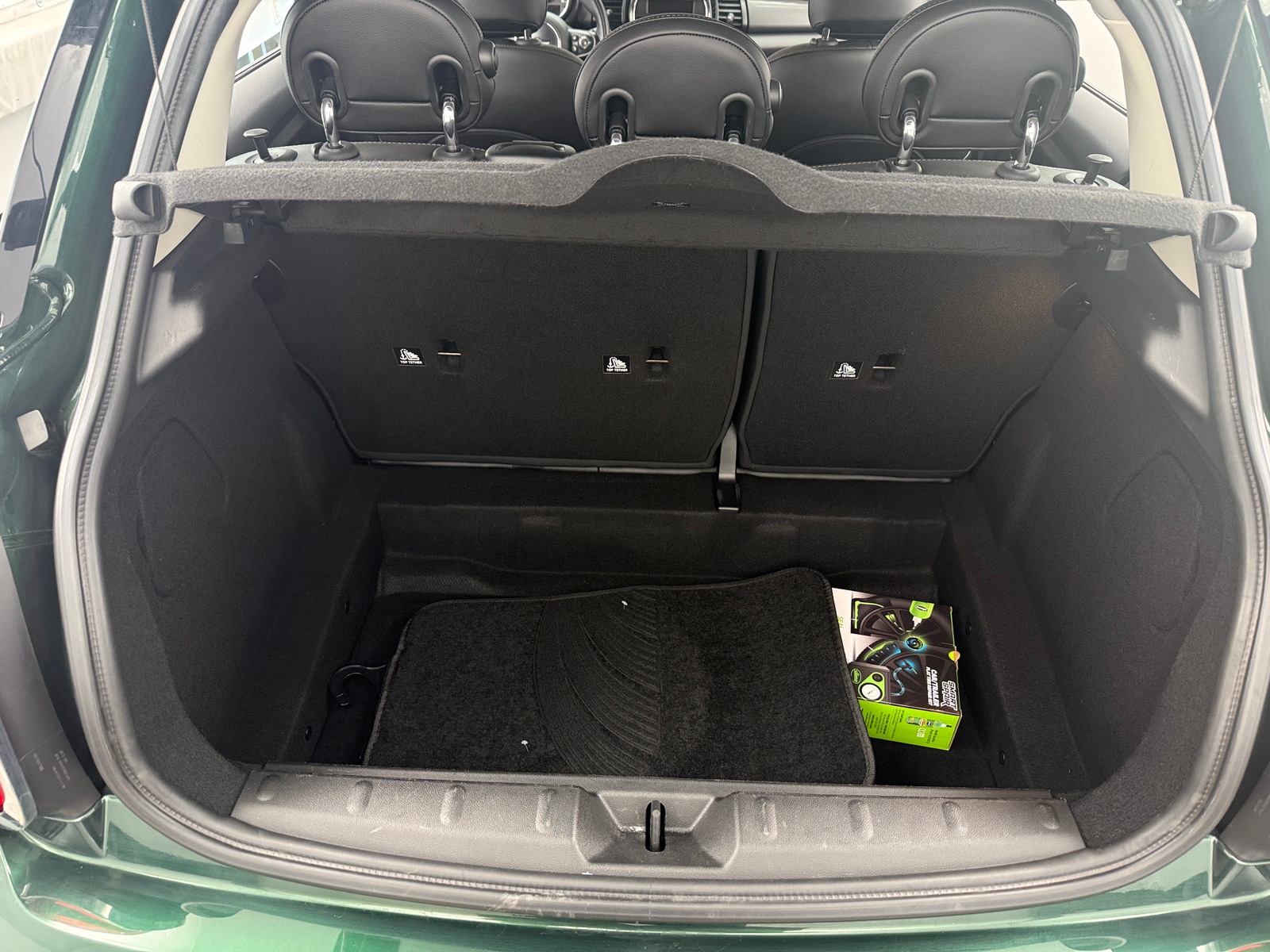 Thumbnail: 2015 MINI Cooper Hardtop - 6