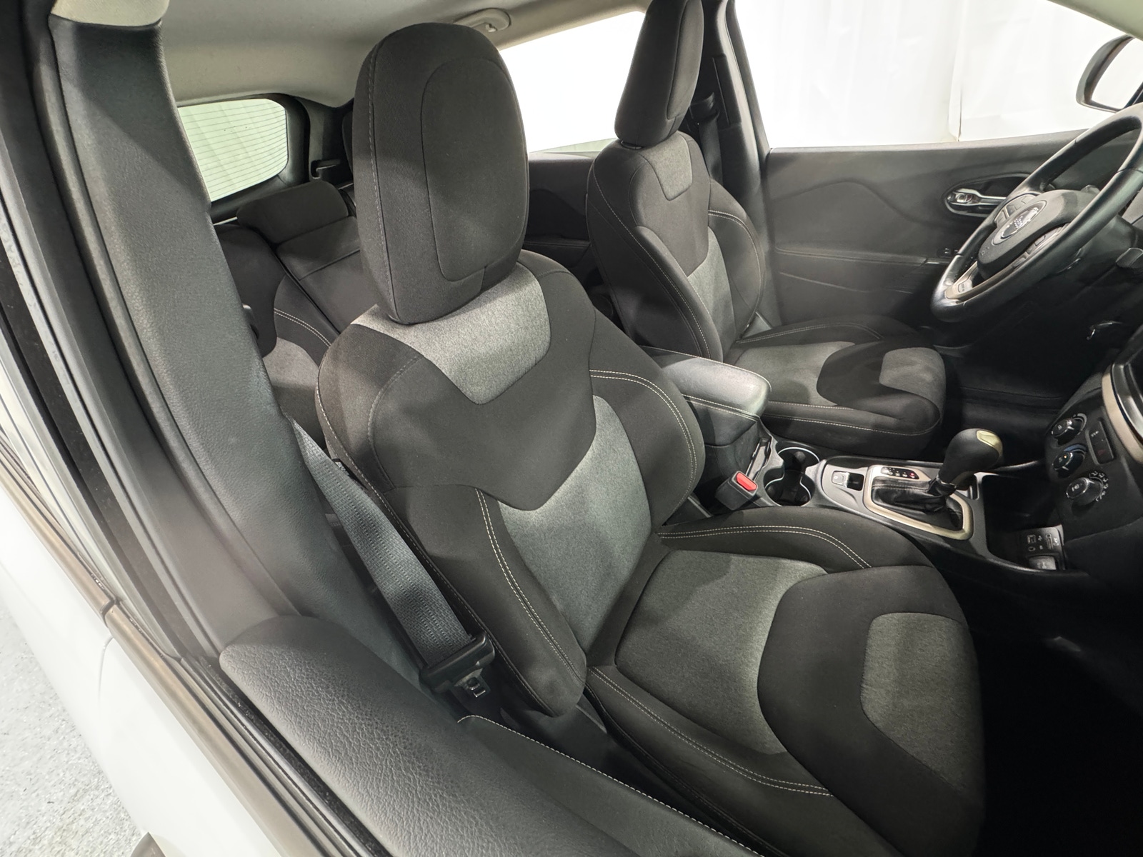 Thumbnail: 2016 Jeep Cherokee - 2