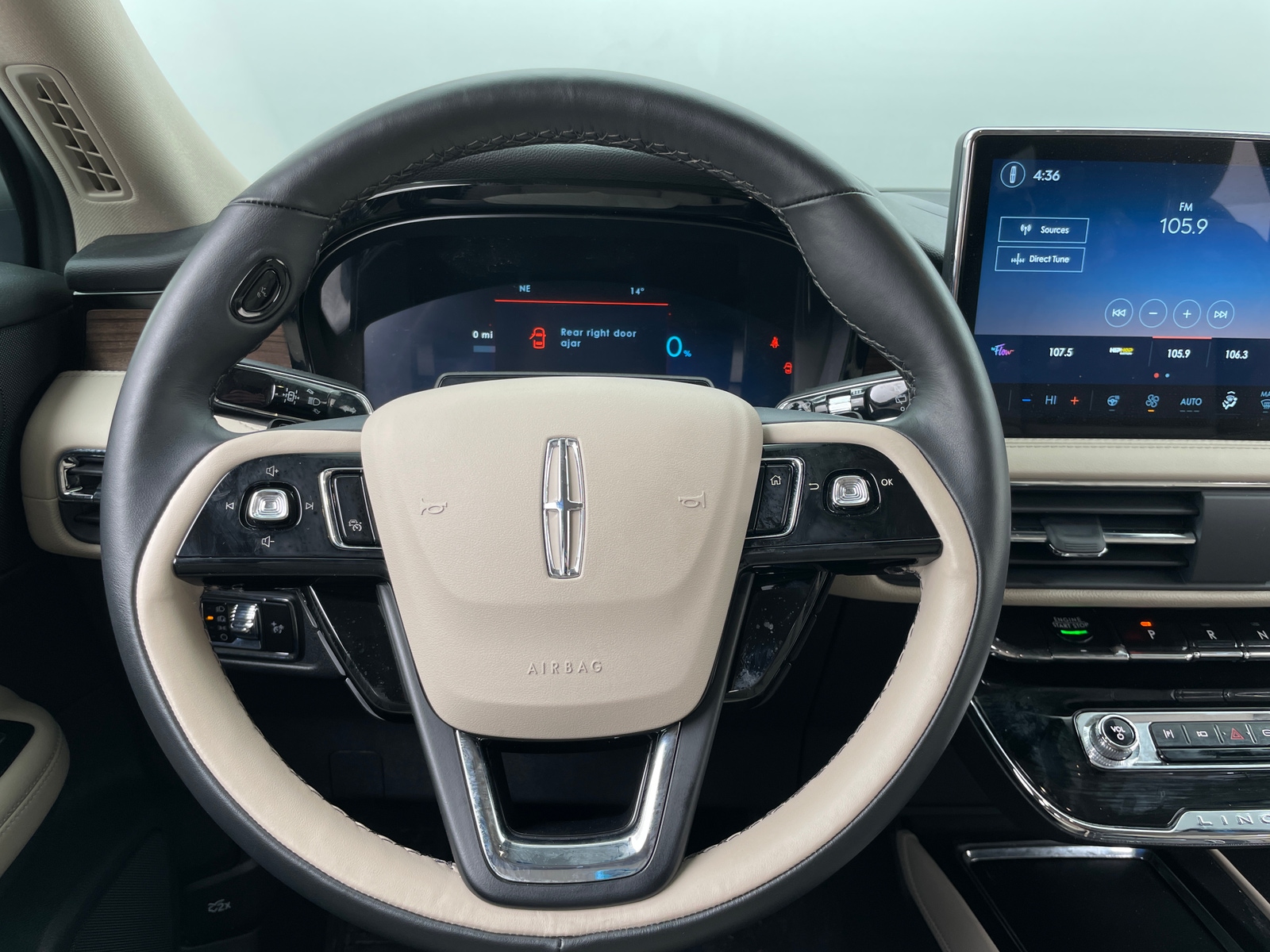 Thumbnail: 2025 Lincoln Corsair - 4