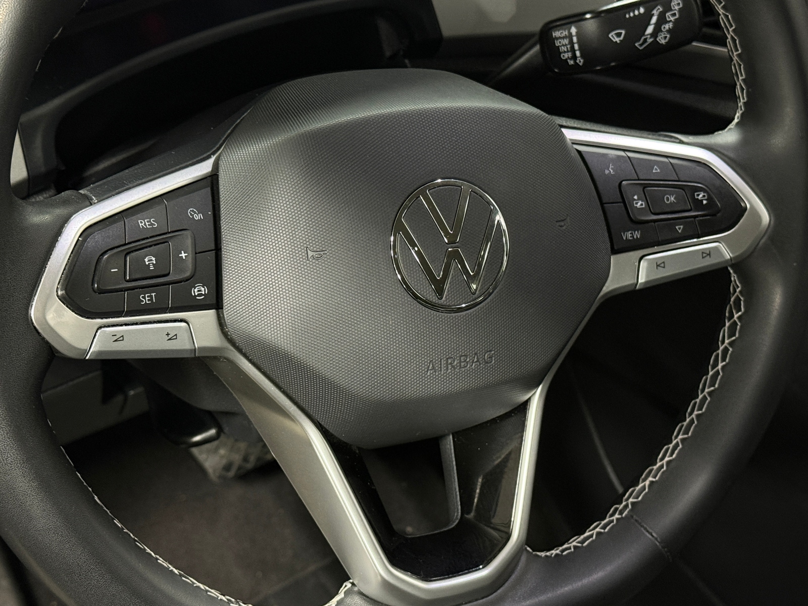 Thumbnail: 2022 Volkswagen Atlas - 4