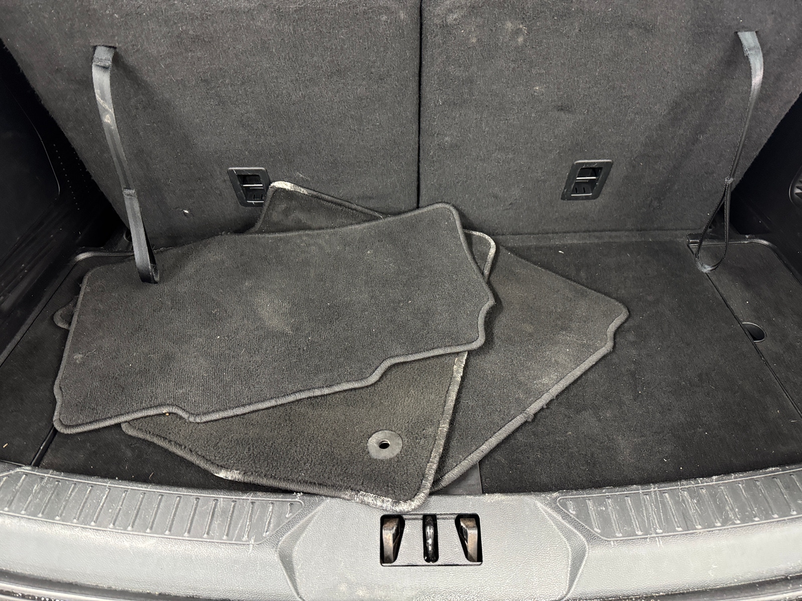 Thumbnail: 2020 Ford Explorer - 7