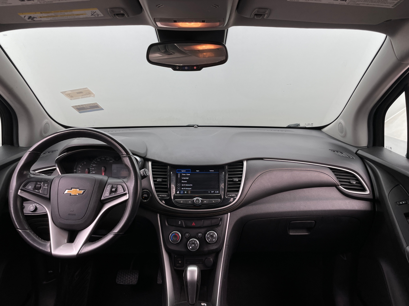 Thumbnail: 2018 Chevrolet Trax - 3