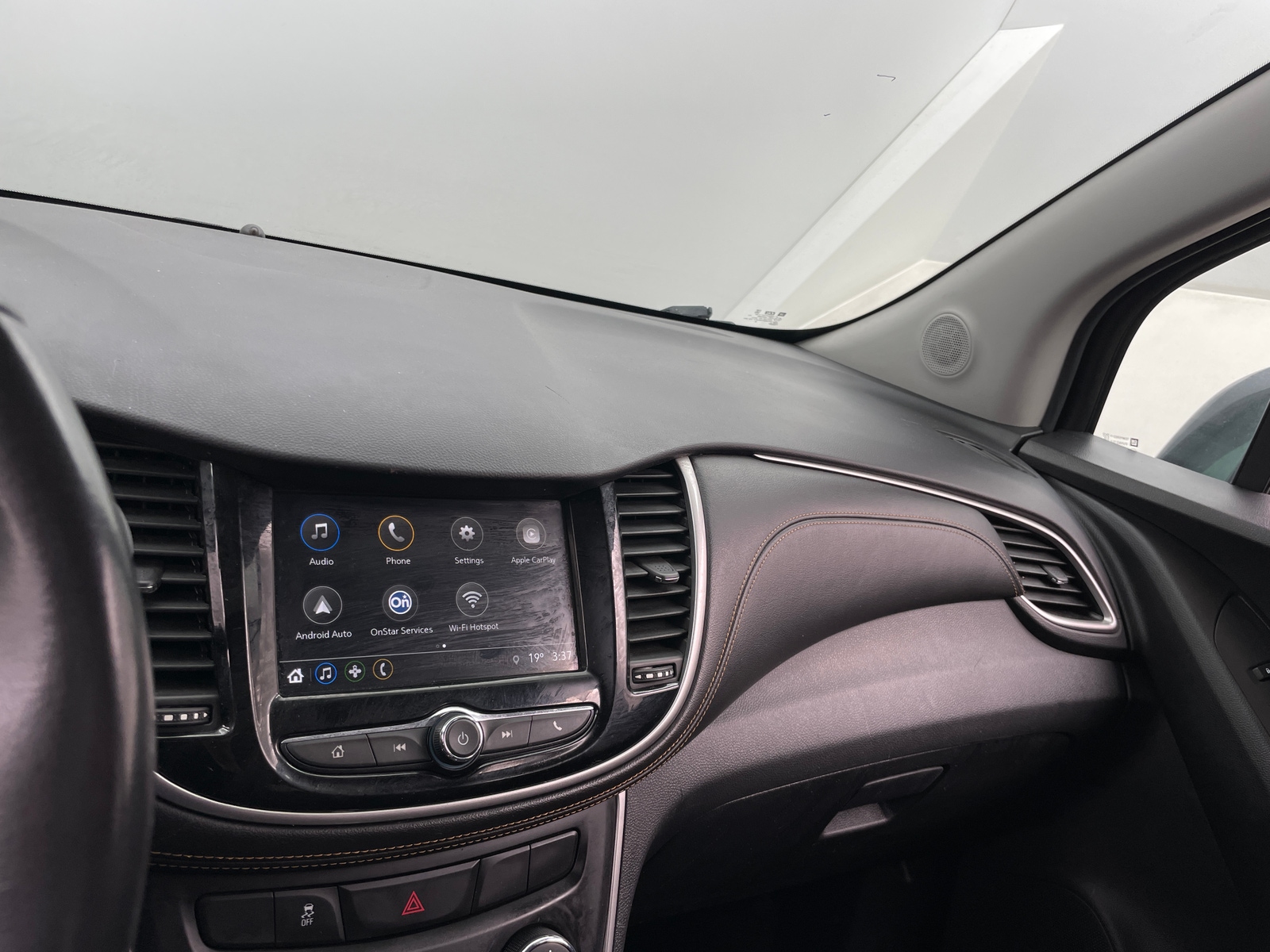 Thumbnail: 2018 Chevrolet Trax - 4