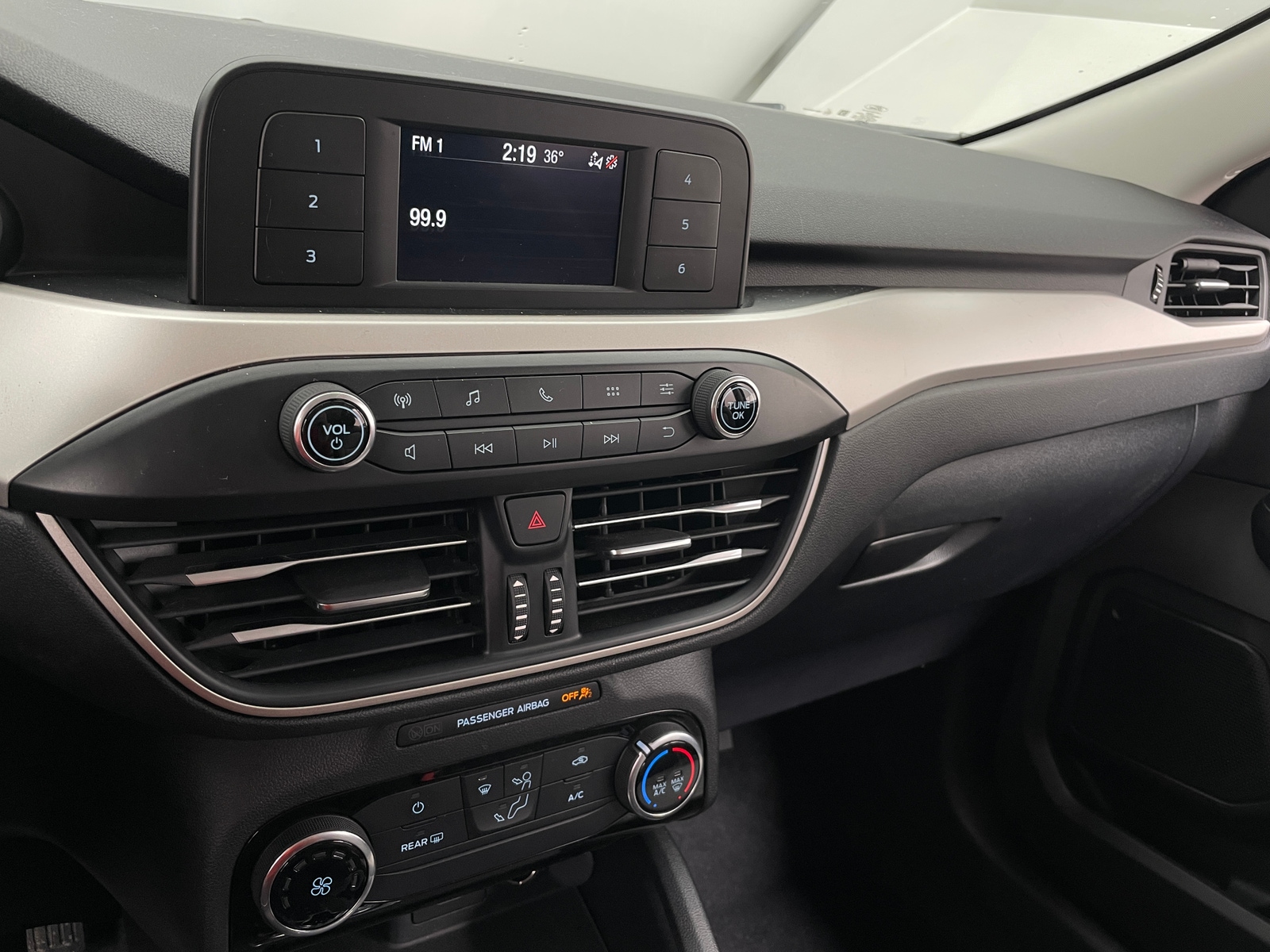 Thumbnail: 2021 Ford Escape - 4