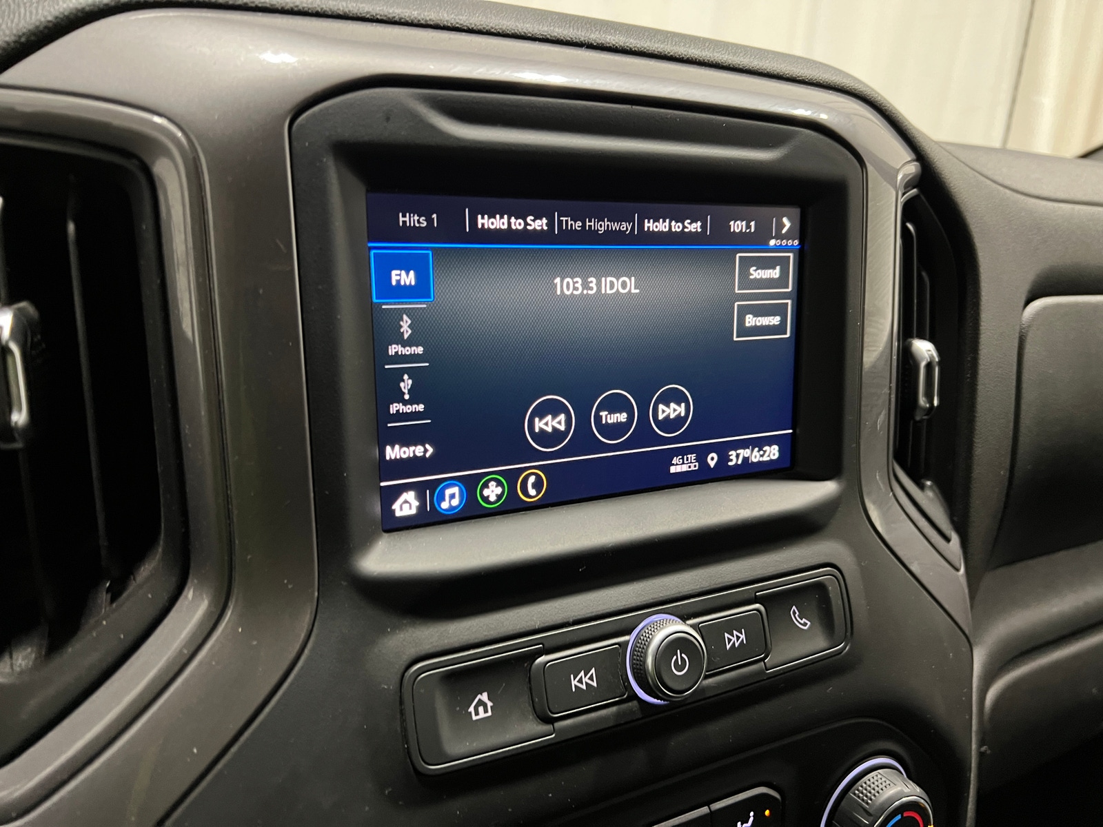 Thumbnail: 2021 Chevrolet Silverado 1500 - 4