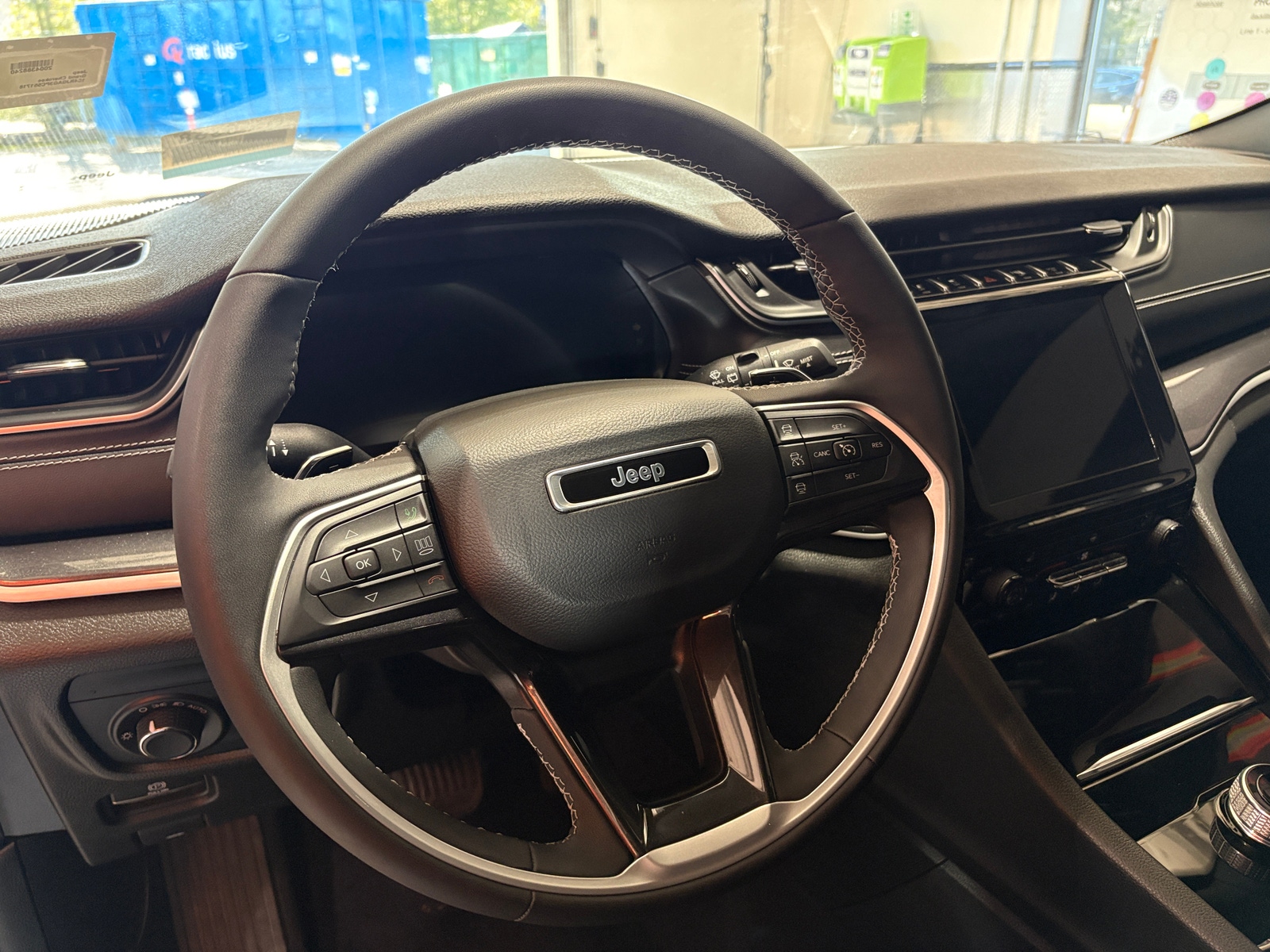 Thumbnail: 2023 Jeep Grand Cherokee - 4